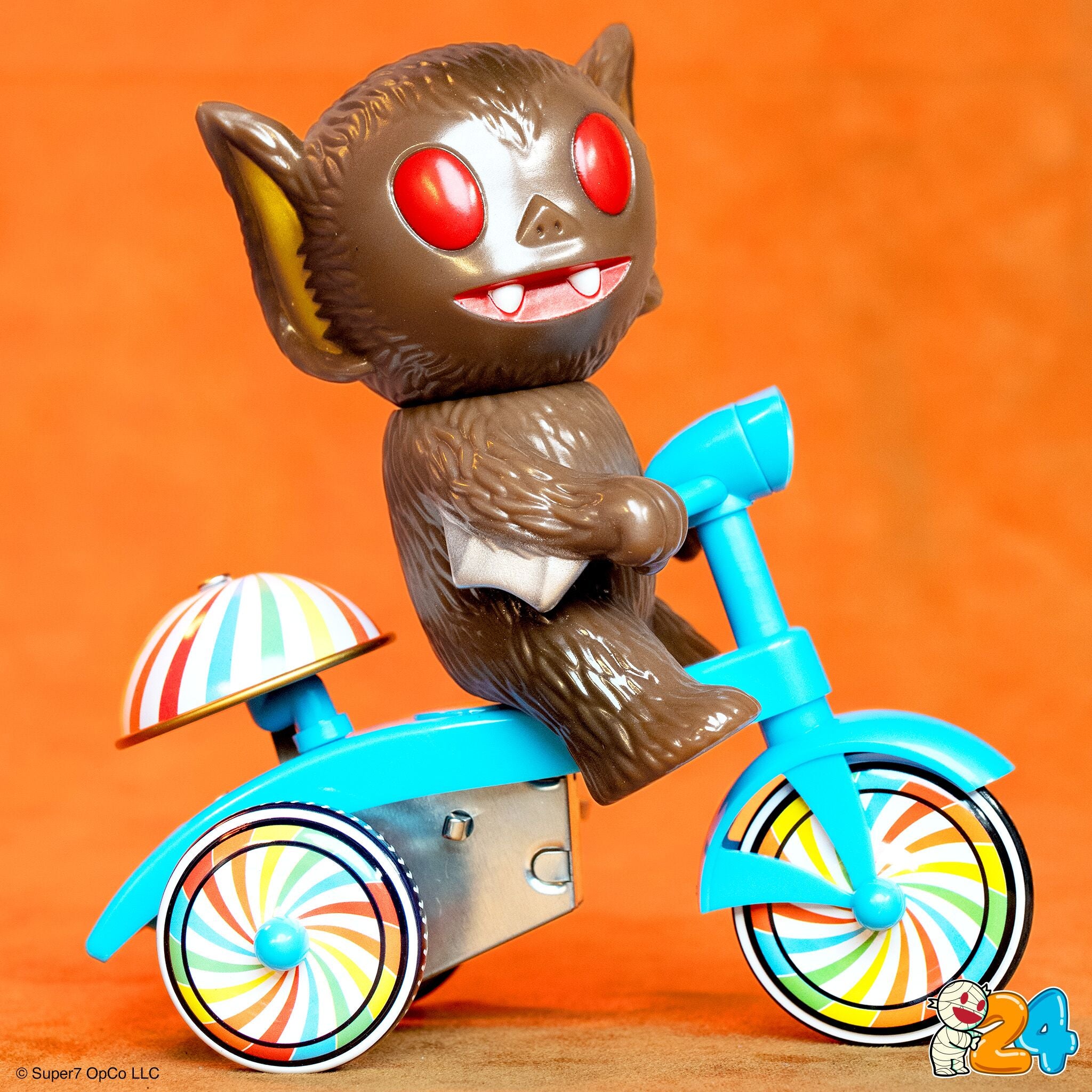 Super7 Super Cycles Bat Boy figurina tricicleta maro cu albastru