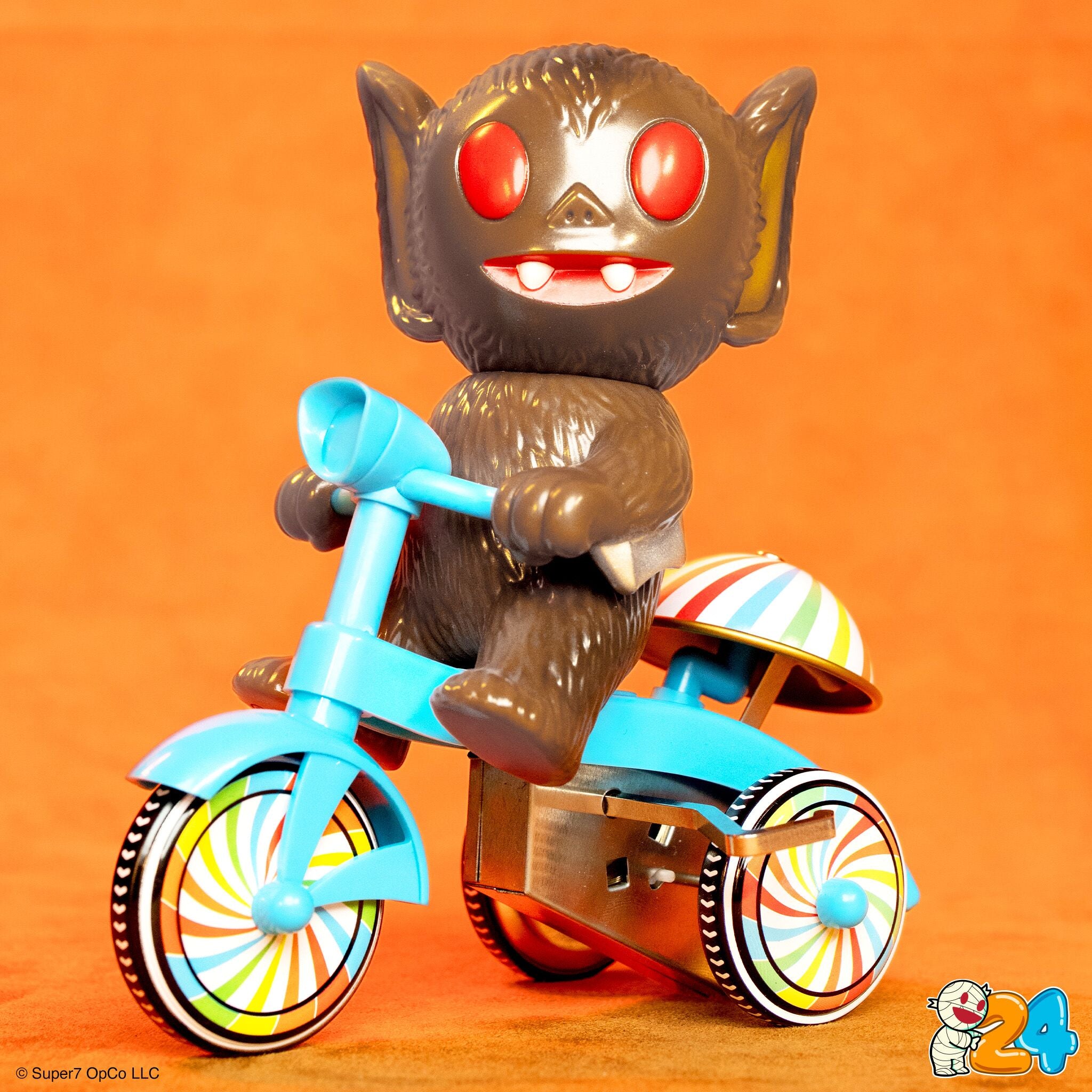 Super7 Super Cycles Bat Boy figurina tricicleta maro cu albastru