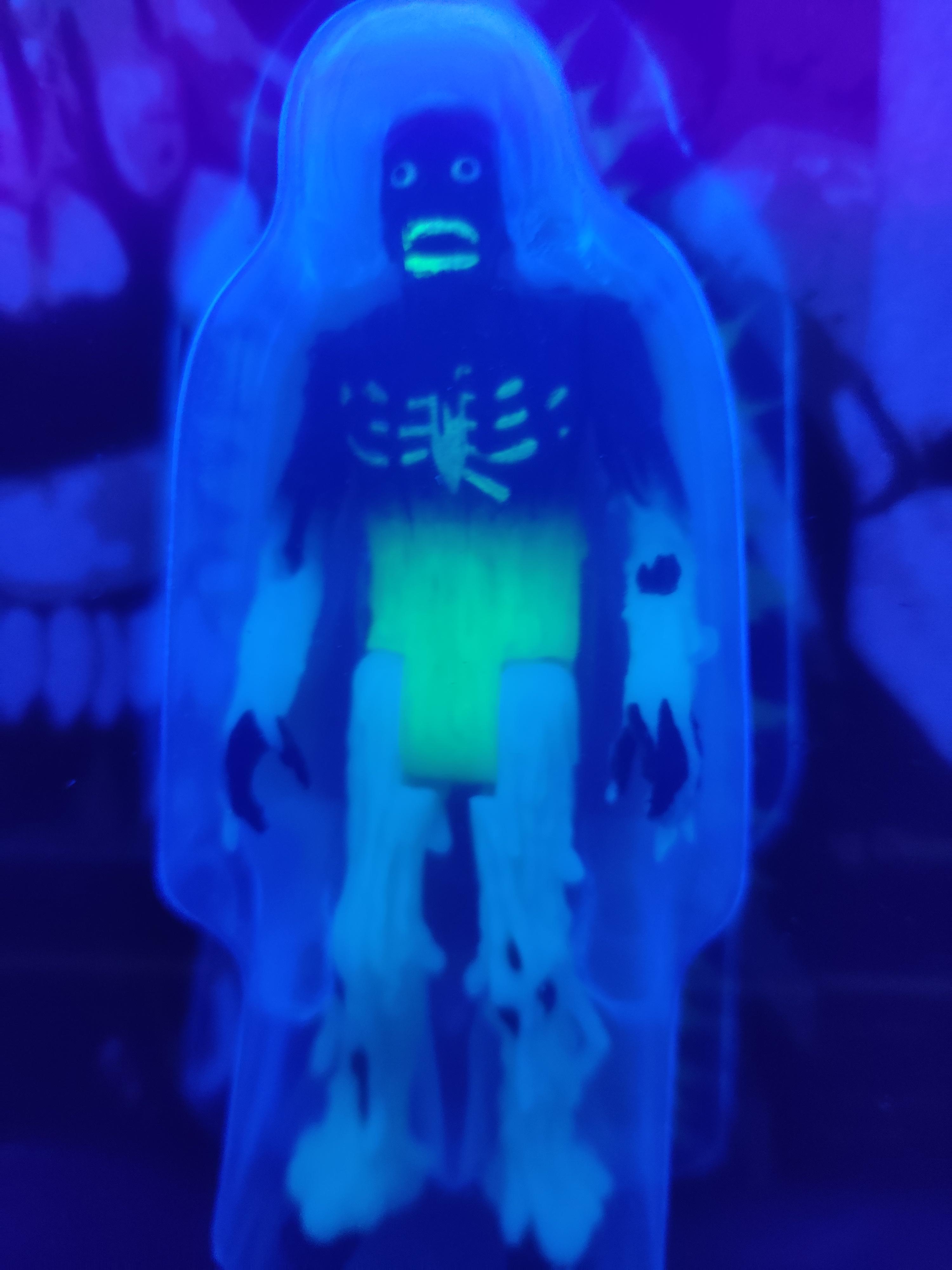 Super7 Return of the Living Dead Tarman figurina glow