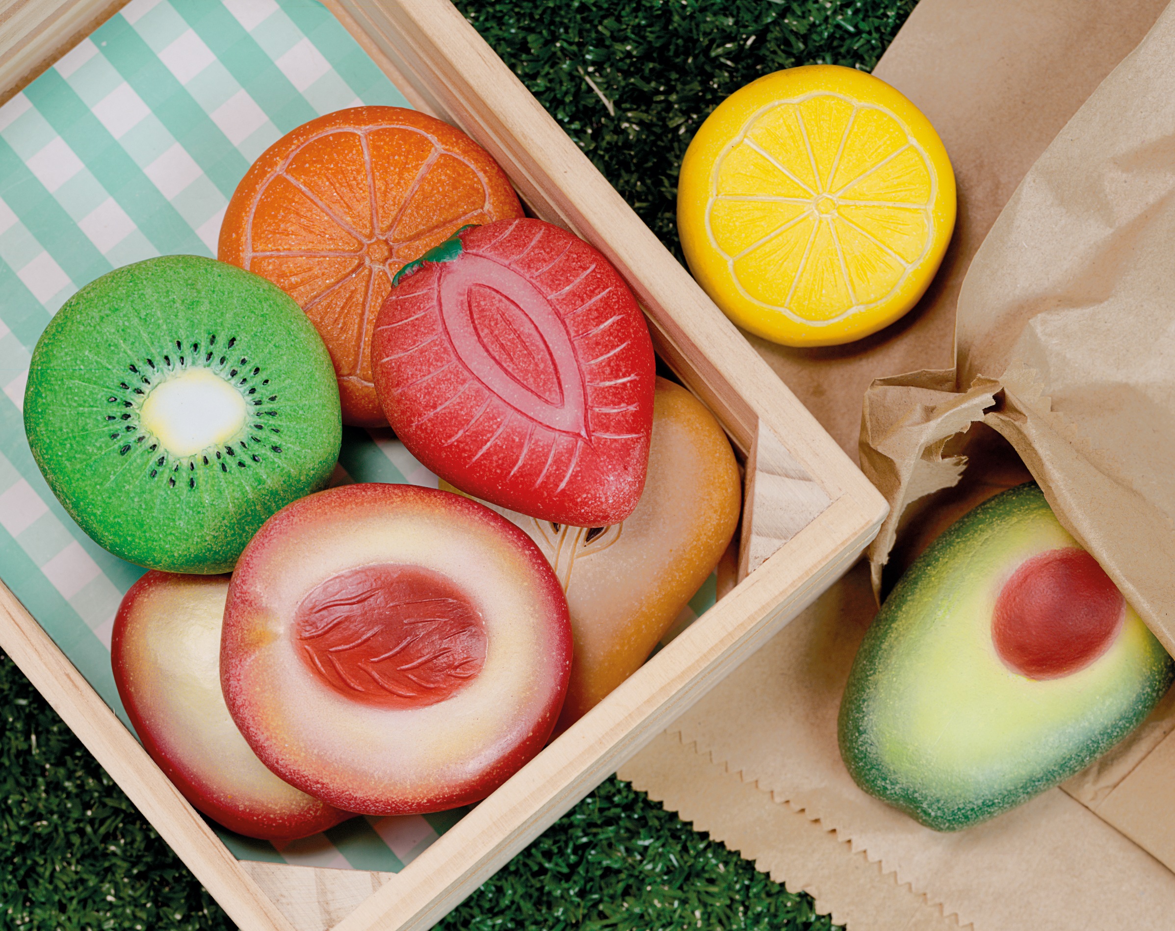 Yellow Door Fruit pietre fructe senzoriale 8 buc 2 ani+