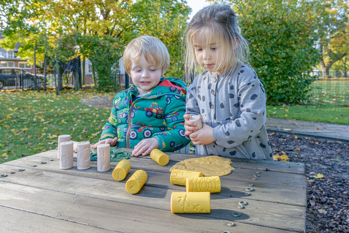 Yellow Door Let's Roll Pond Life role plastilină set 6 iaz