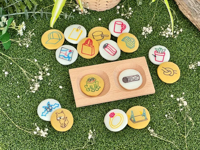 Yellow Door Rhyming Pebbles pietre rime set 16 familii sunete