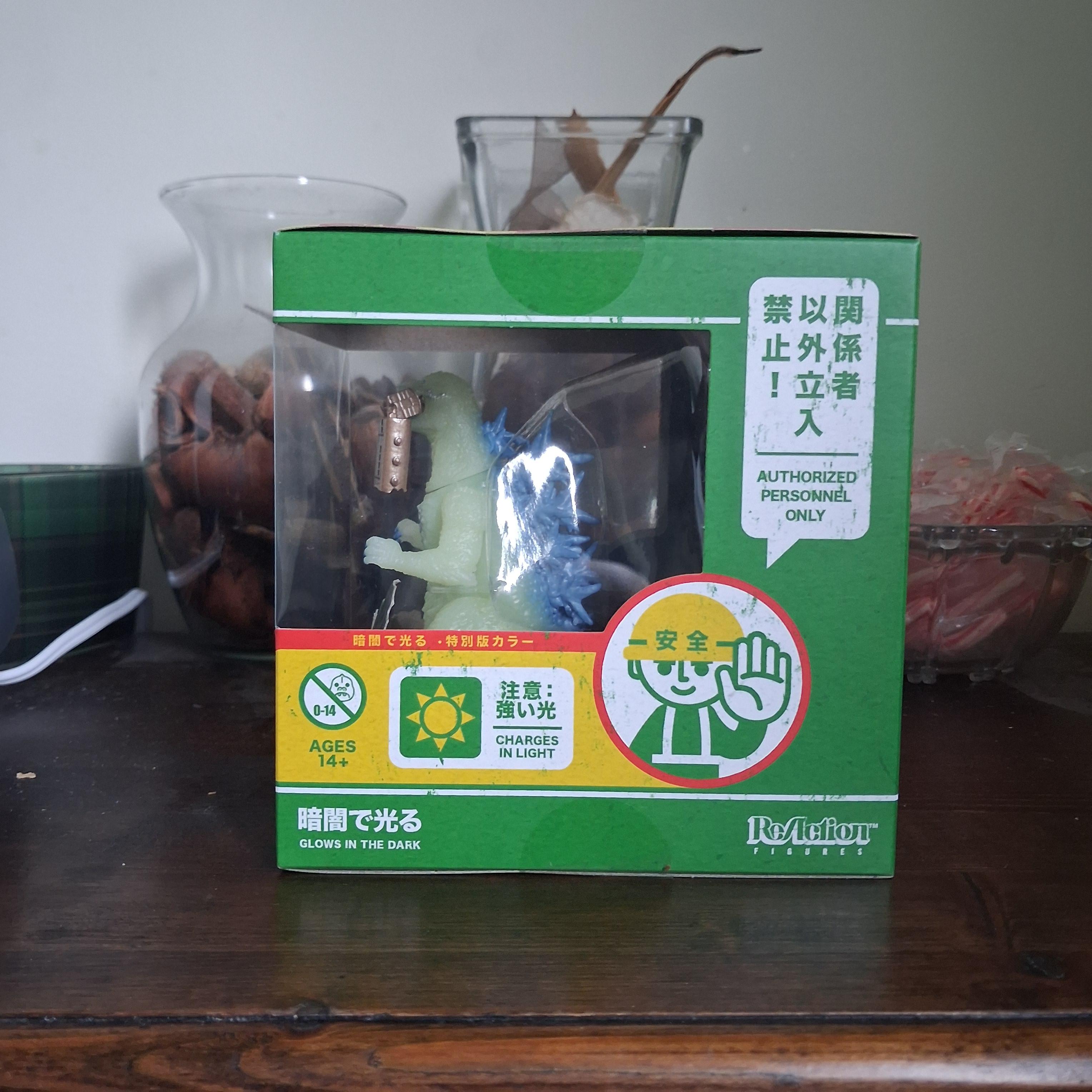 Super7 Toho Minus One Train Biter figurina fosforescenta
