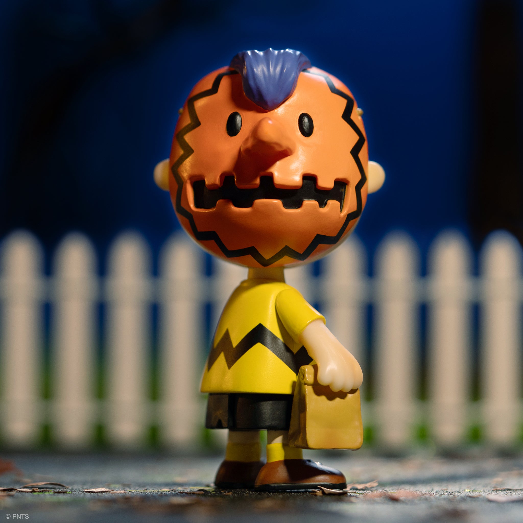 Super7 Peanuts ReAction Masked Charlie Brown figurina masca spate