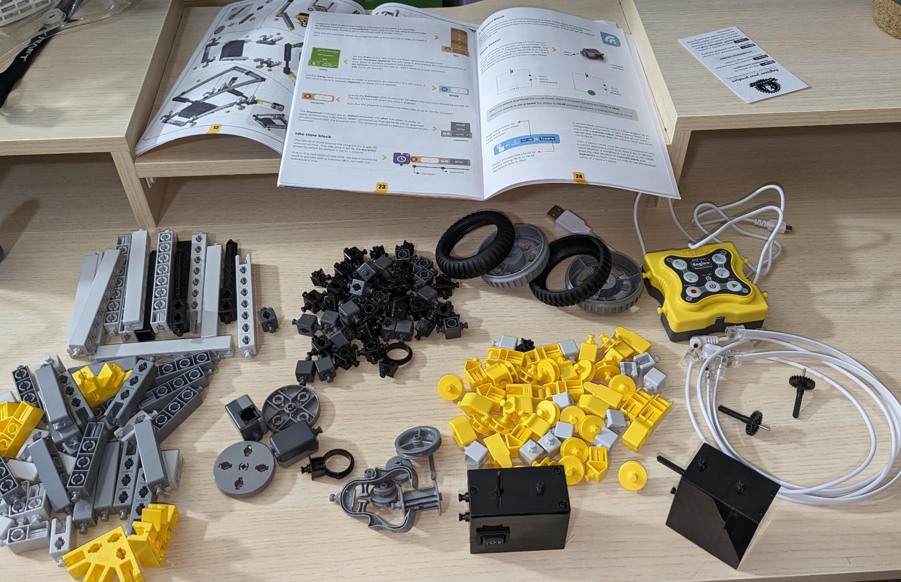 Engino Discovering STEM Mini ERP 2.0 robot programabil 8 modele