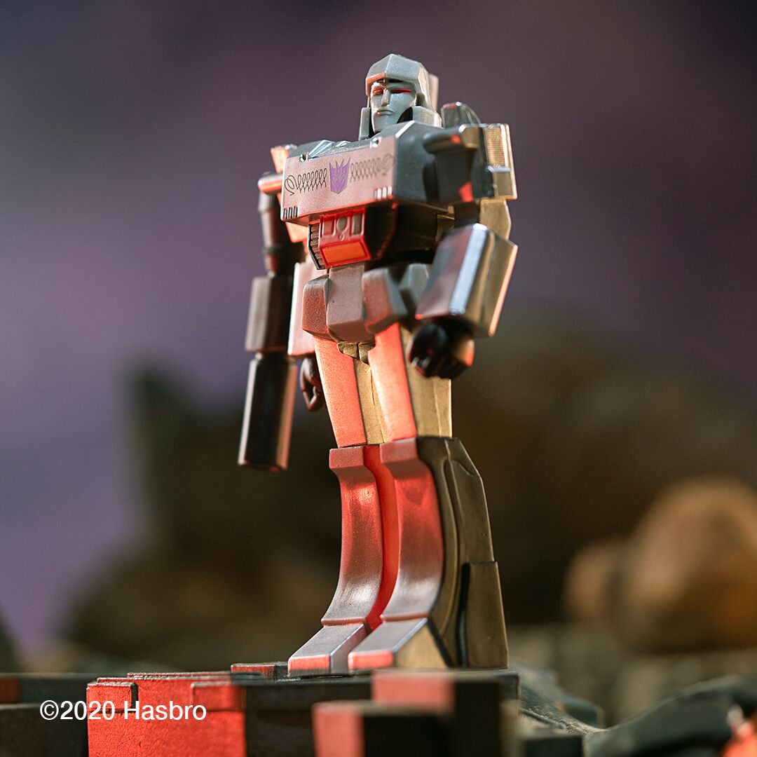 Super7 Transformers ReAction Megatron Chrome Commander figurină
