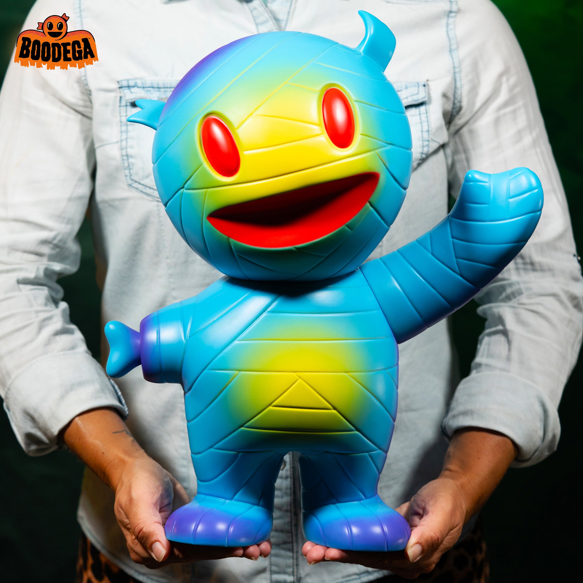 Super7 Supersize Mummy Boy figurina vinil albastru galben
