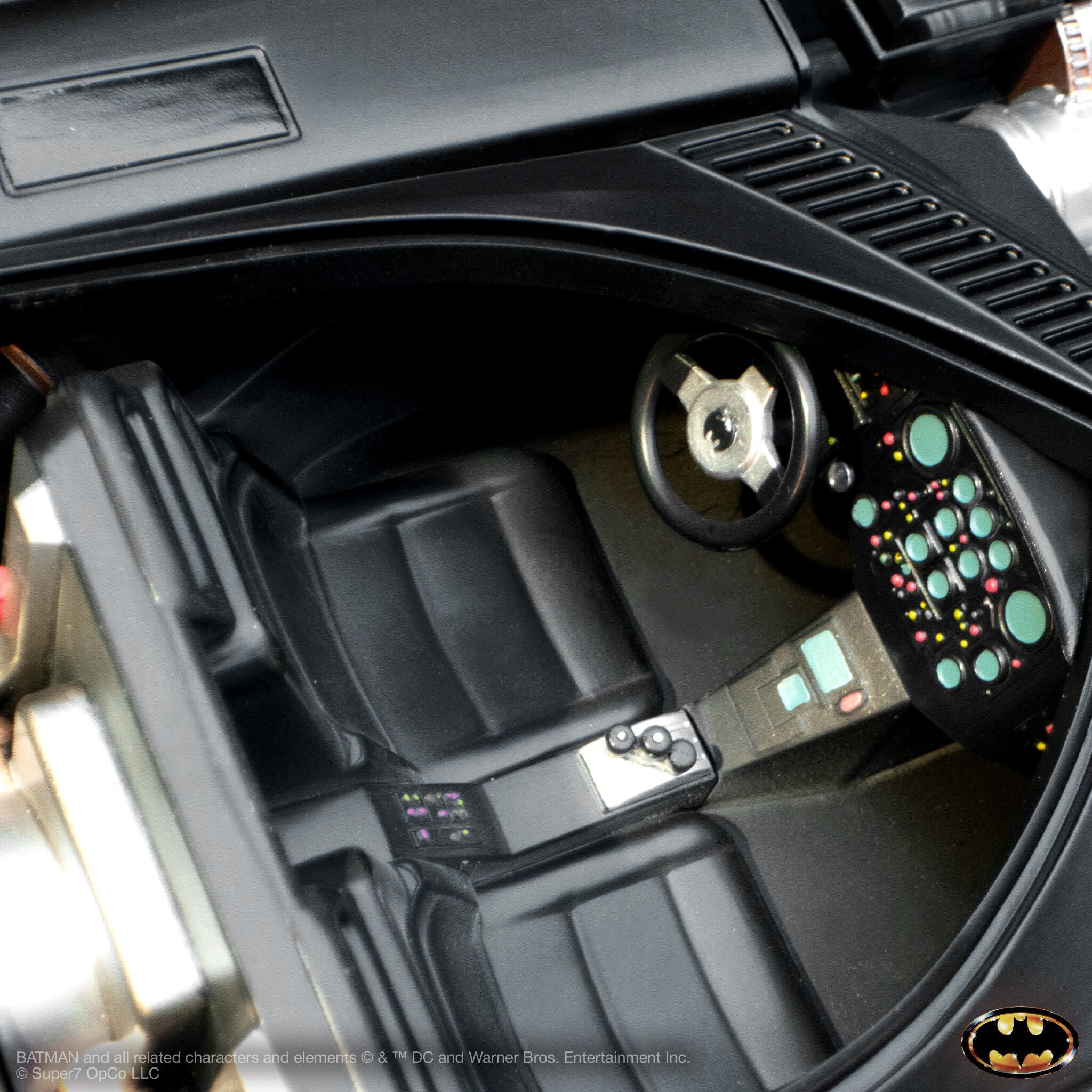 Super7 Super Cyborg Batmobile 1989 macheta full color