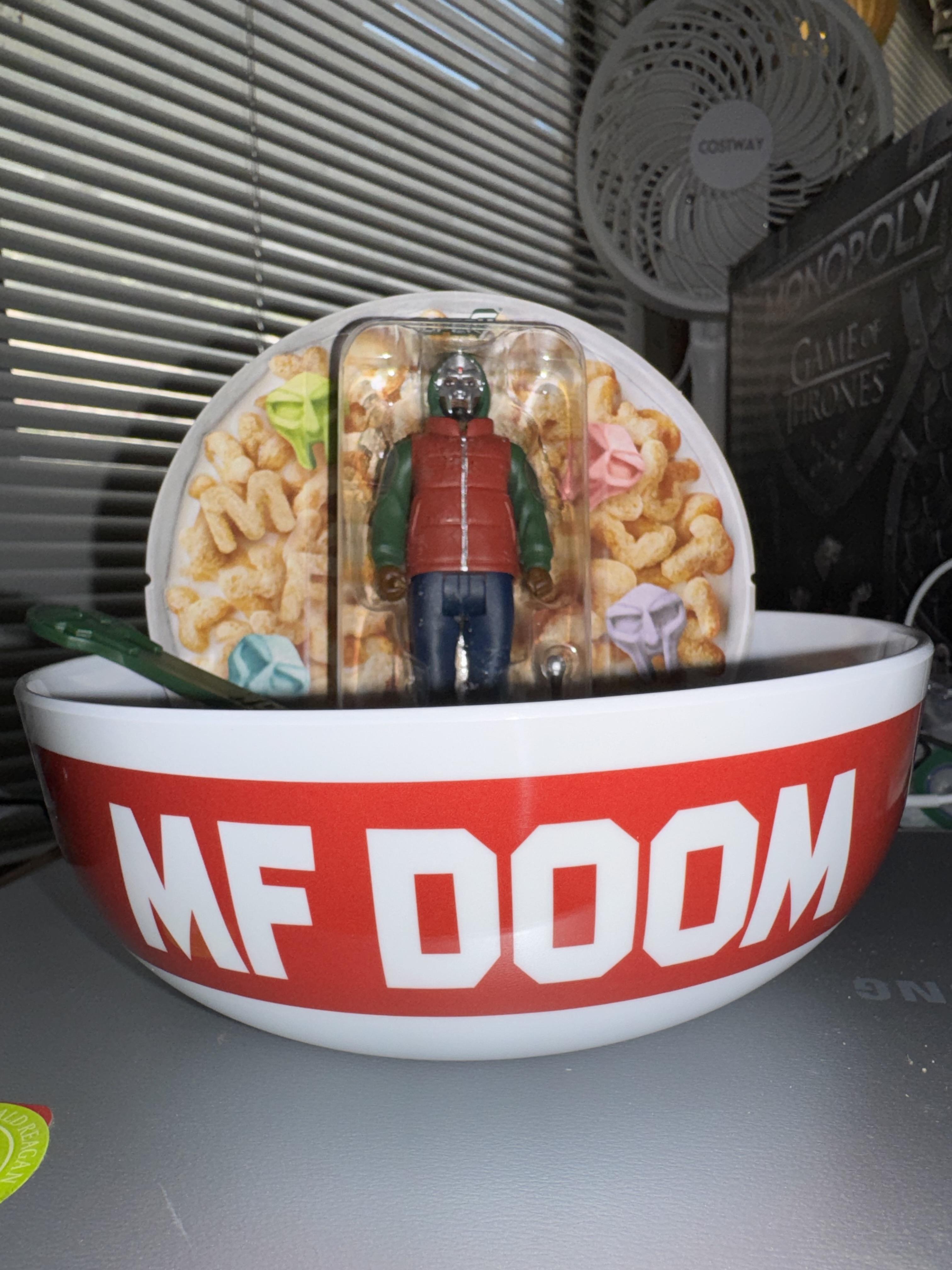 Super7 ReAction MF DOOM Mm Food figurina bol cereale
