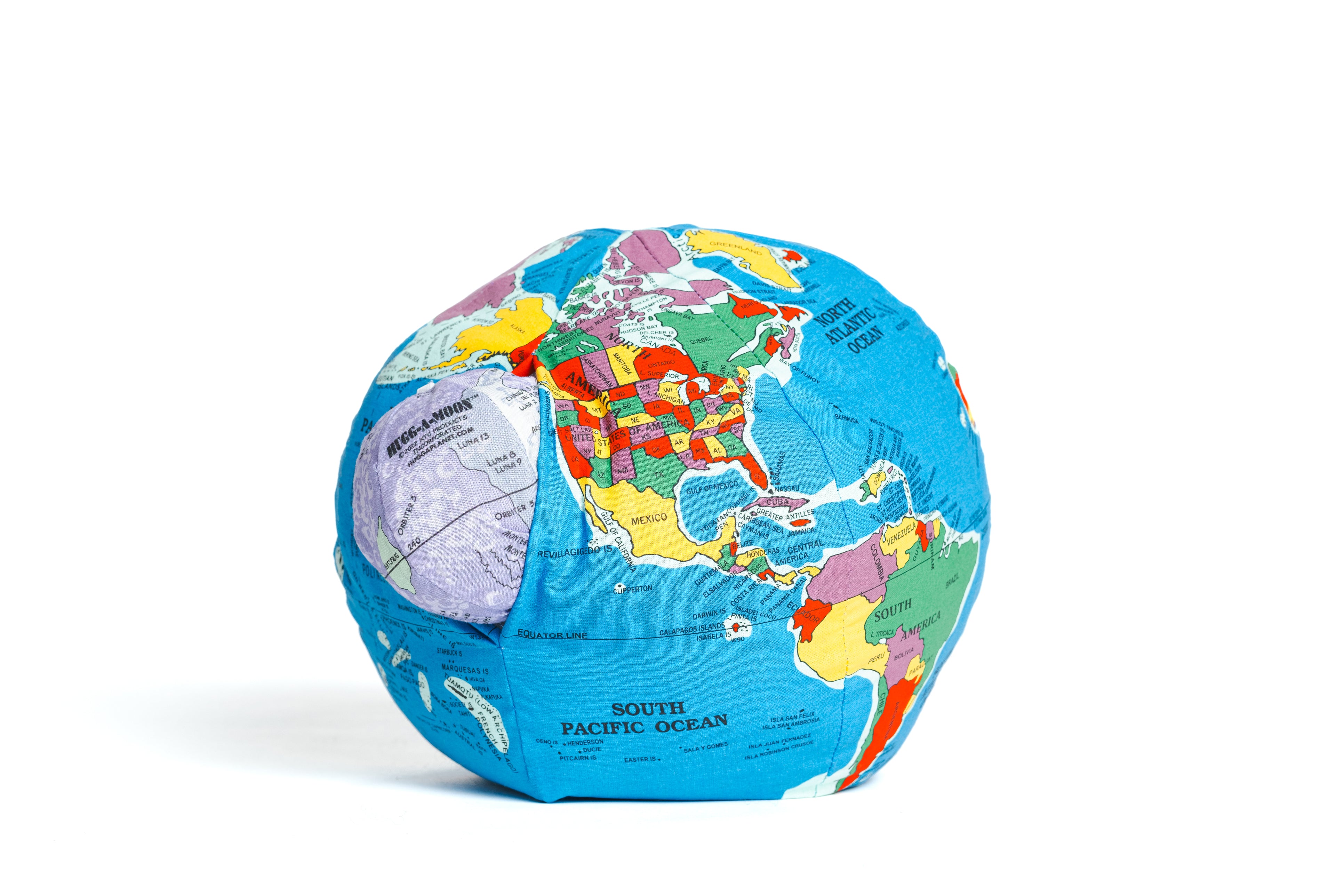 Hugg a Planet Pocket Earth with Moon jucarie plus set 2 piese bumbac
