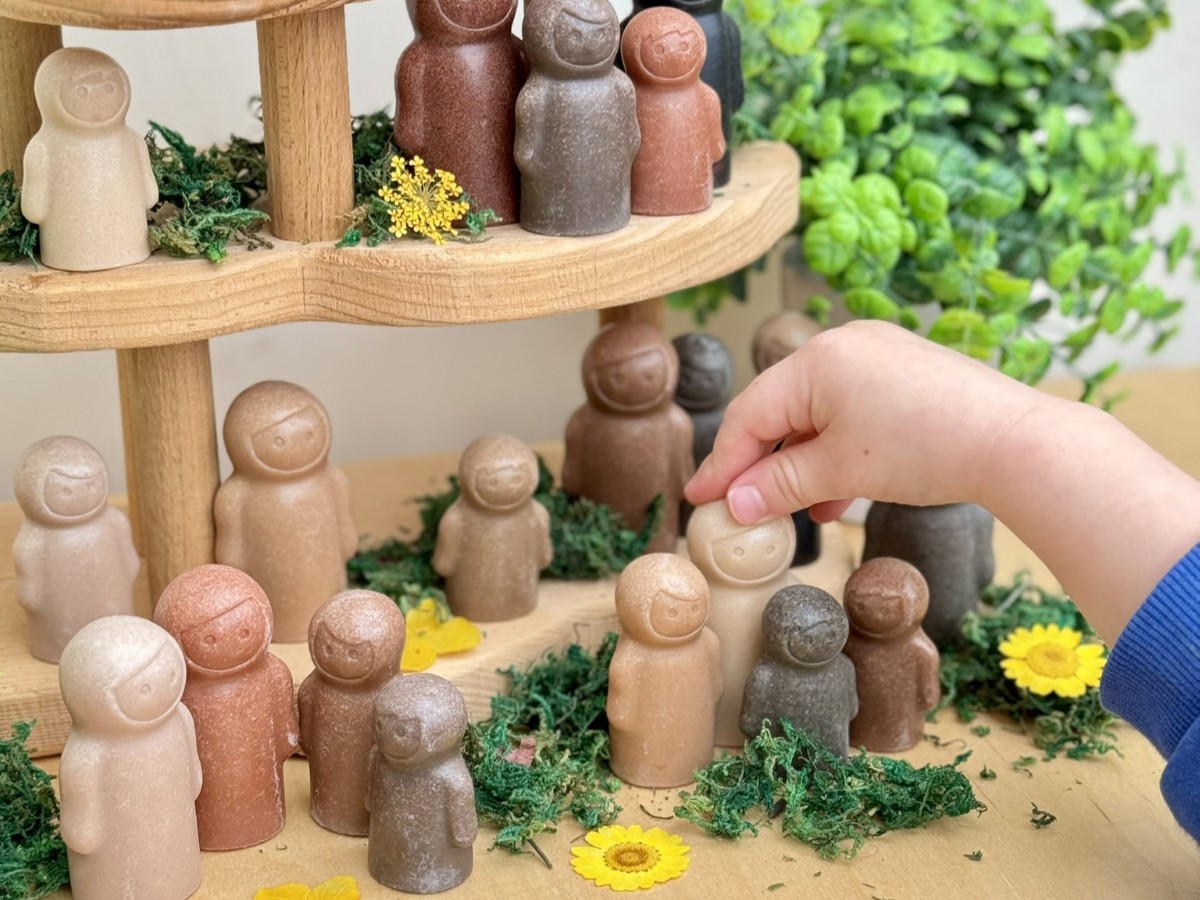 Yellow Door Little People Like Me Families figurine 30 set