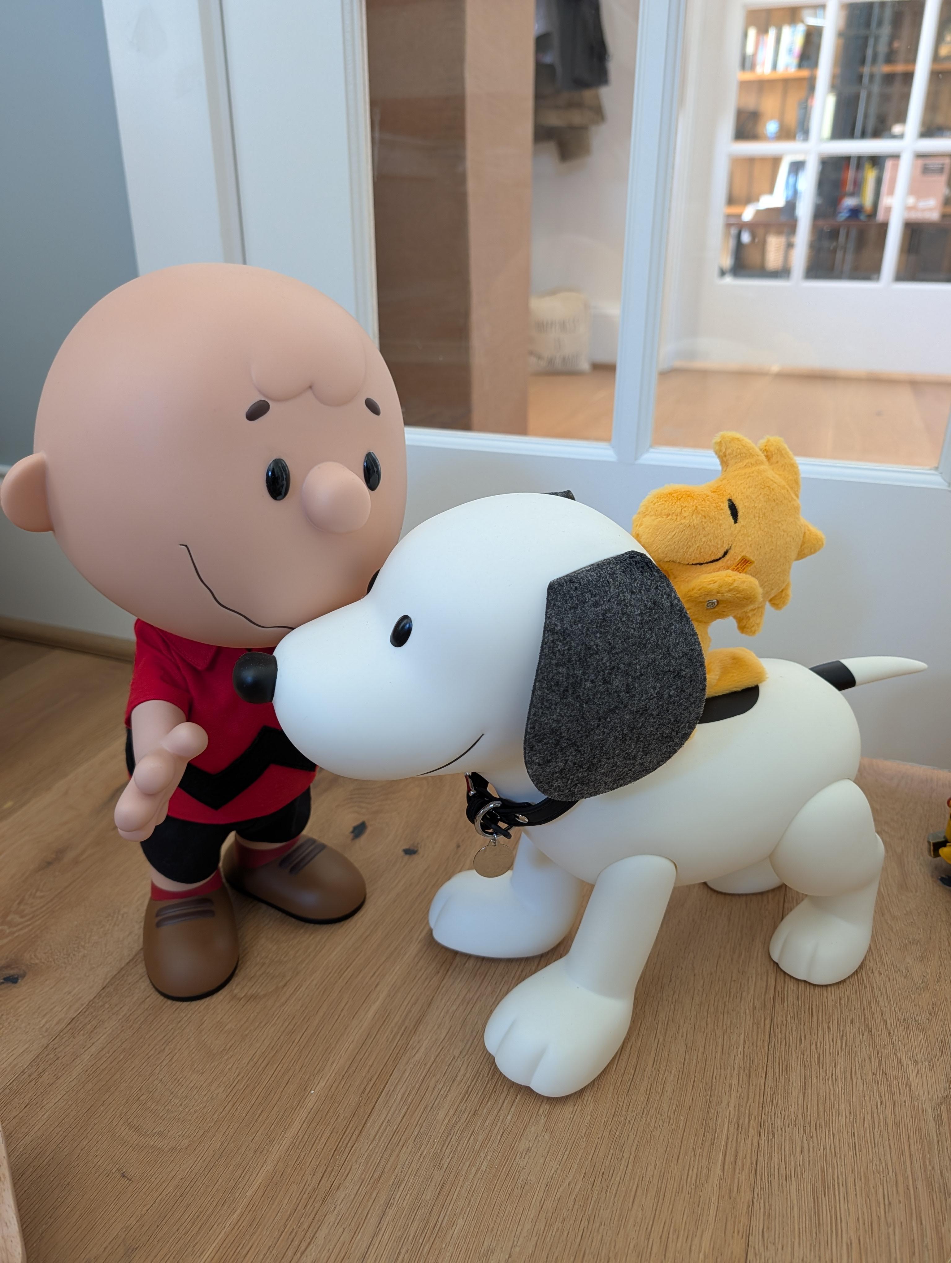 Super7 Peanuts Supersize Snoopy Charcoal figurina vinil 30cm