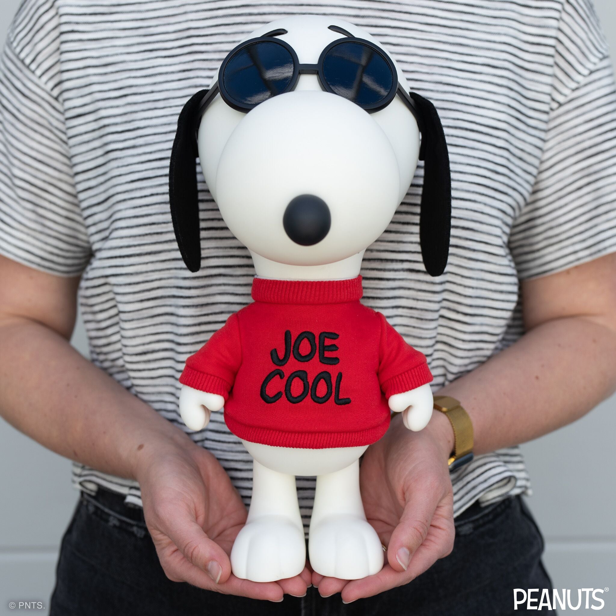 Super7 Peanuts SuperSize Snoopy Joe Cool figurina vinil 30 cm articulata