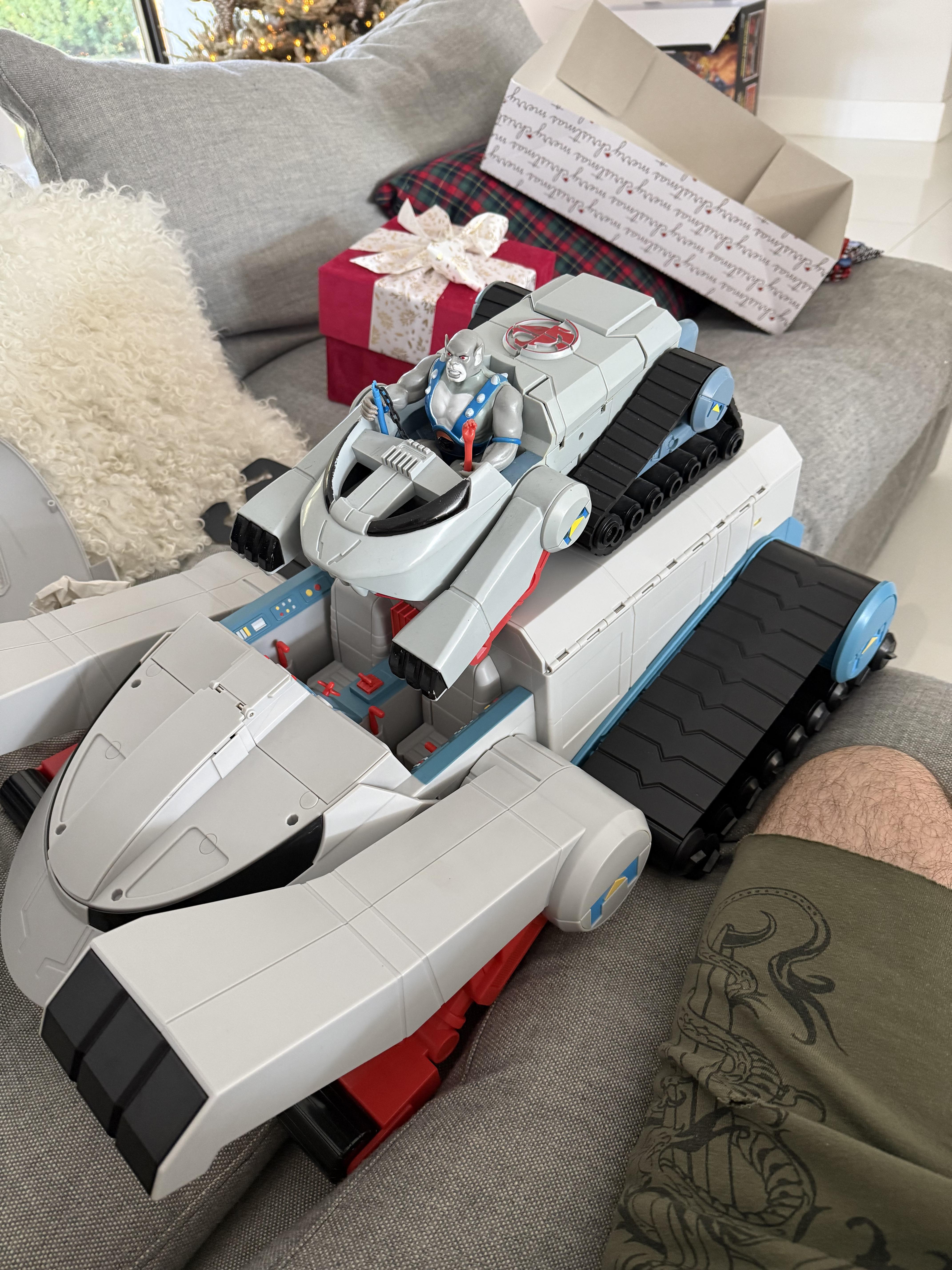 Super7 ThunderCats Ultimates vehicul Thundertank cu Panthro 69 cm