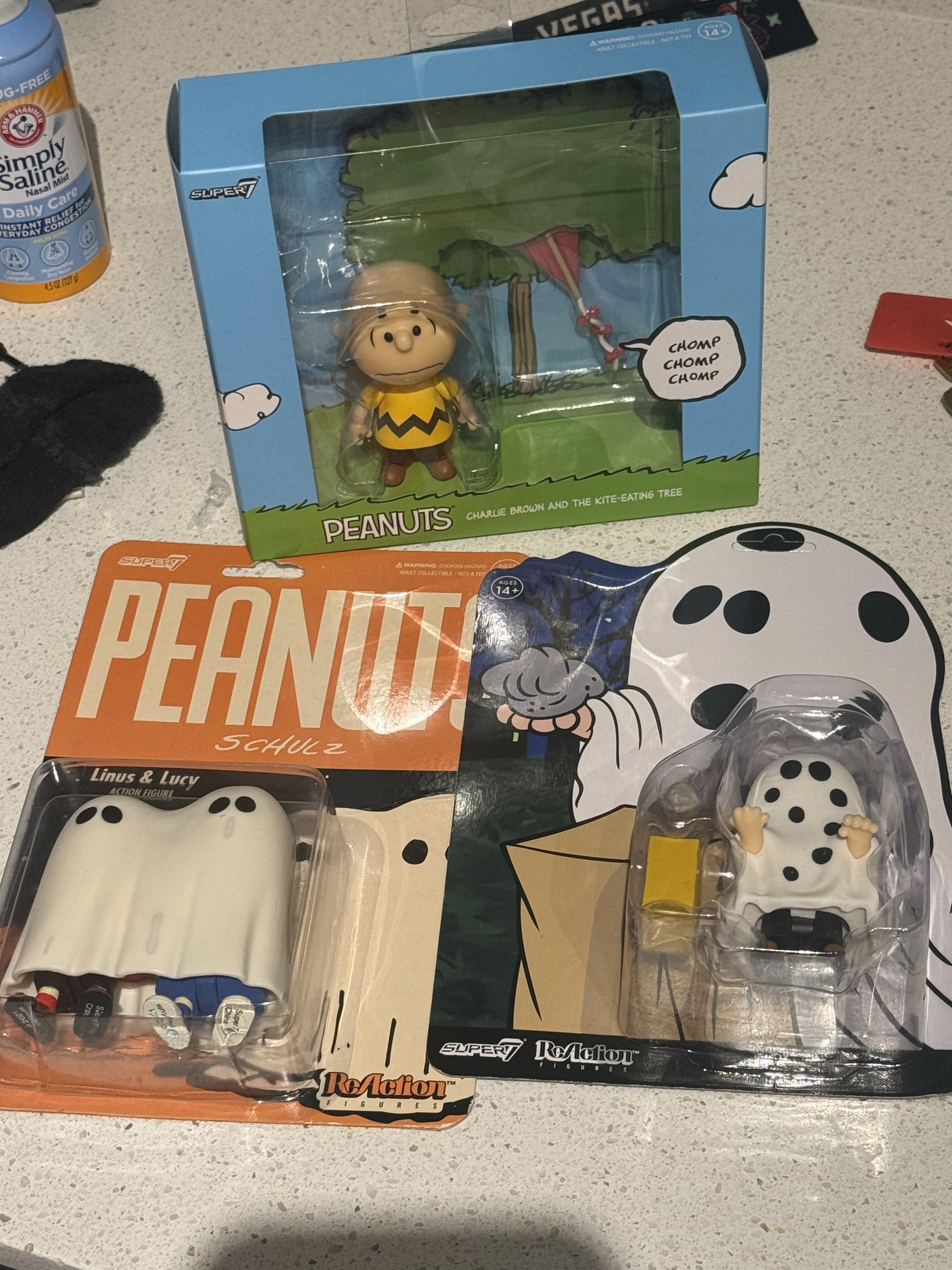 Super7 Peanuts Charlie Brown Ghost Sheet figurina Halloween