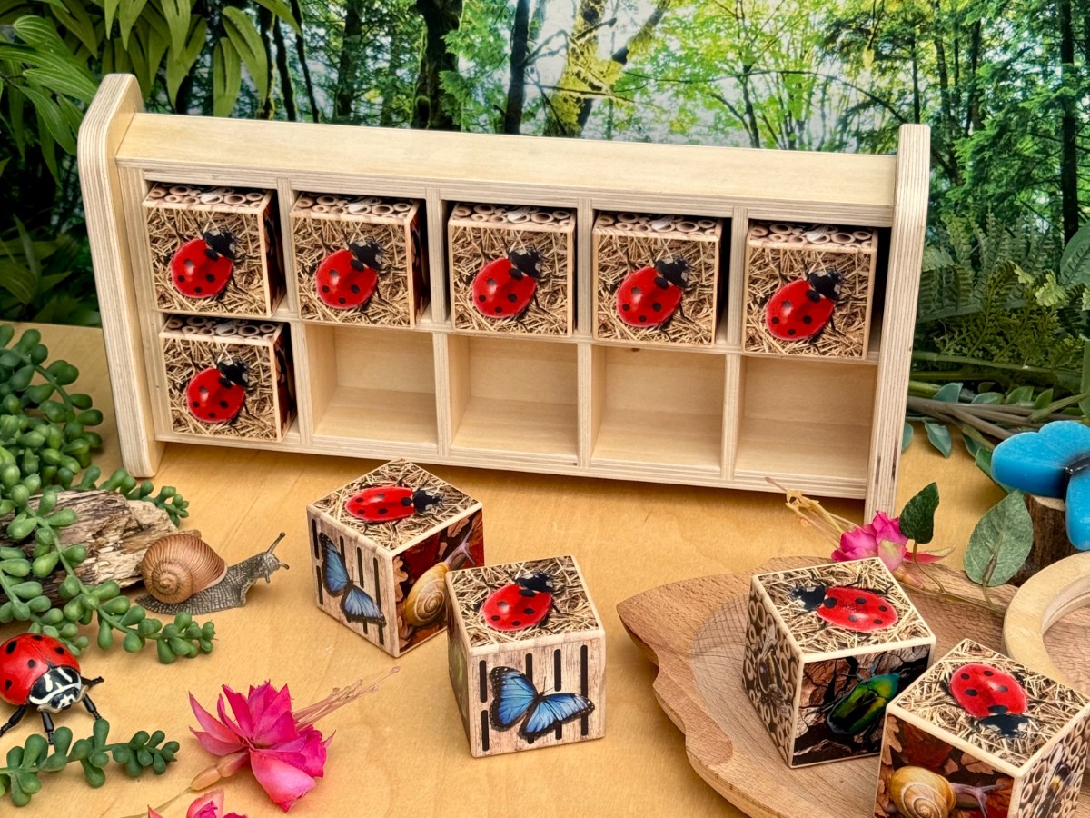 Yellow Door Bug Hotel 10-Frame joc numarat lemn