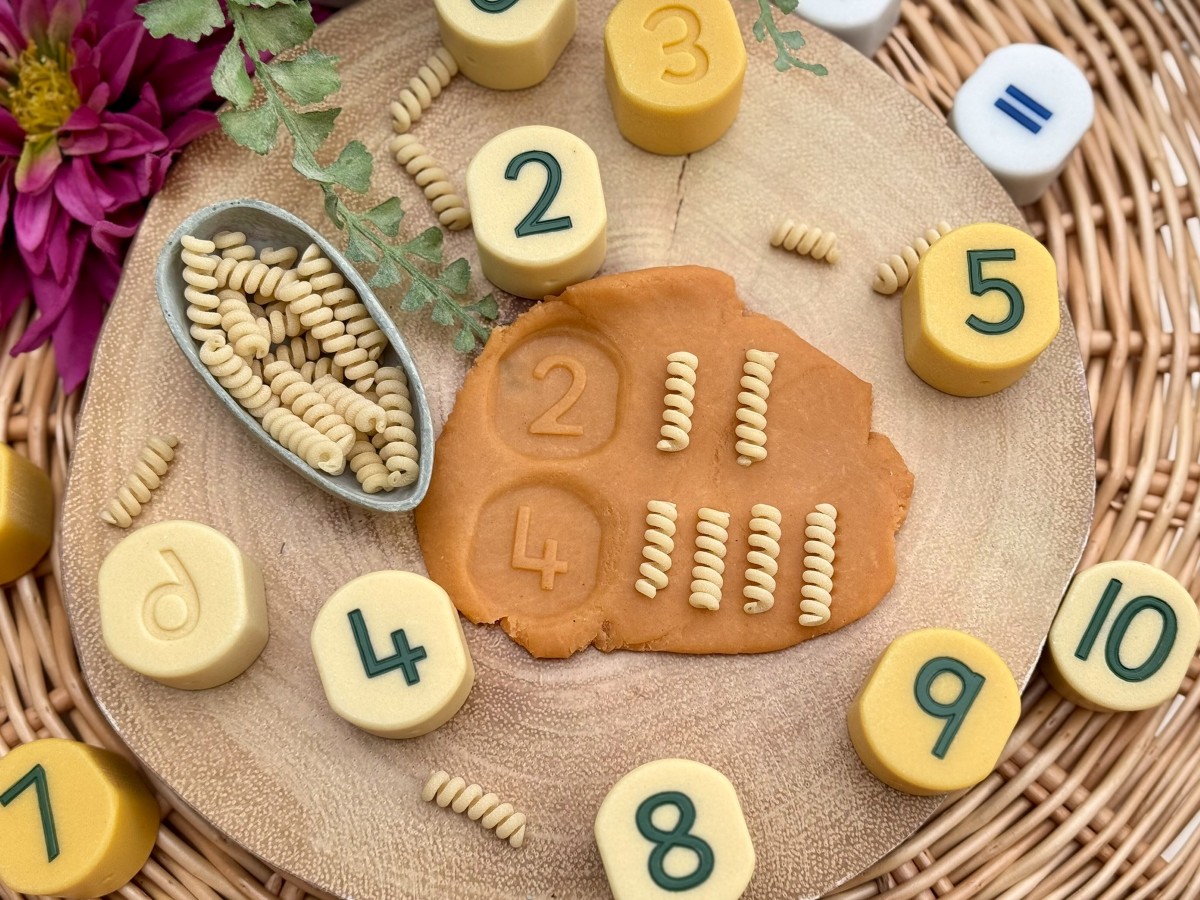Yellow Door Number Stamping Stones stampile cifre set numere