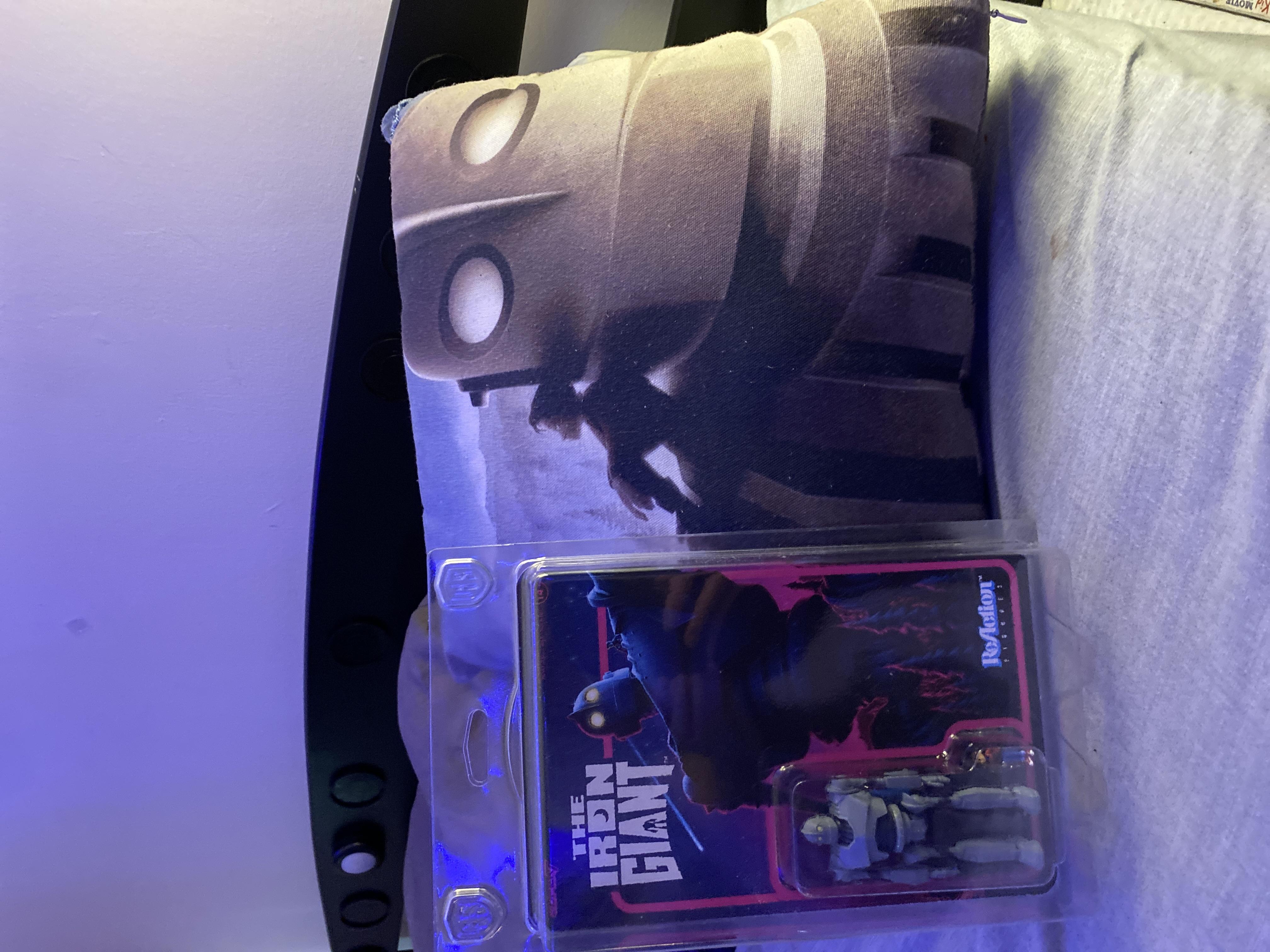 Super7 ReAction Iron Giant figurina cu Hogarth Hughes
