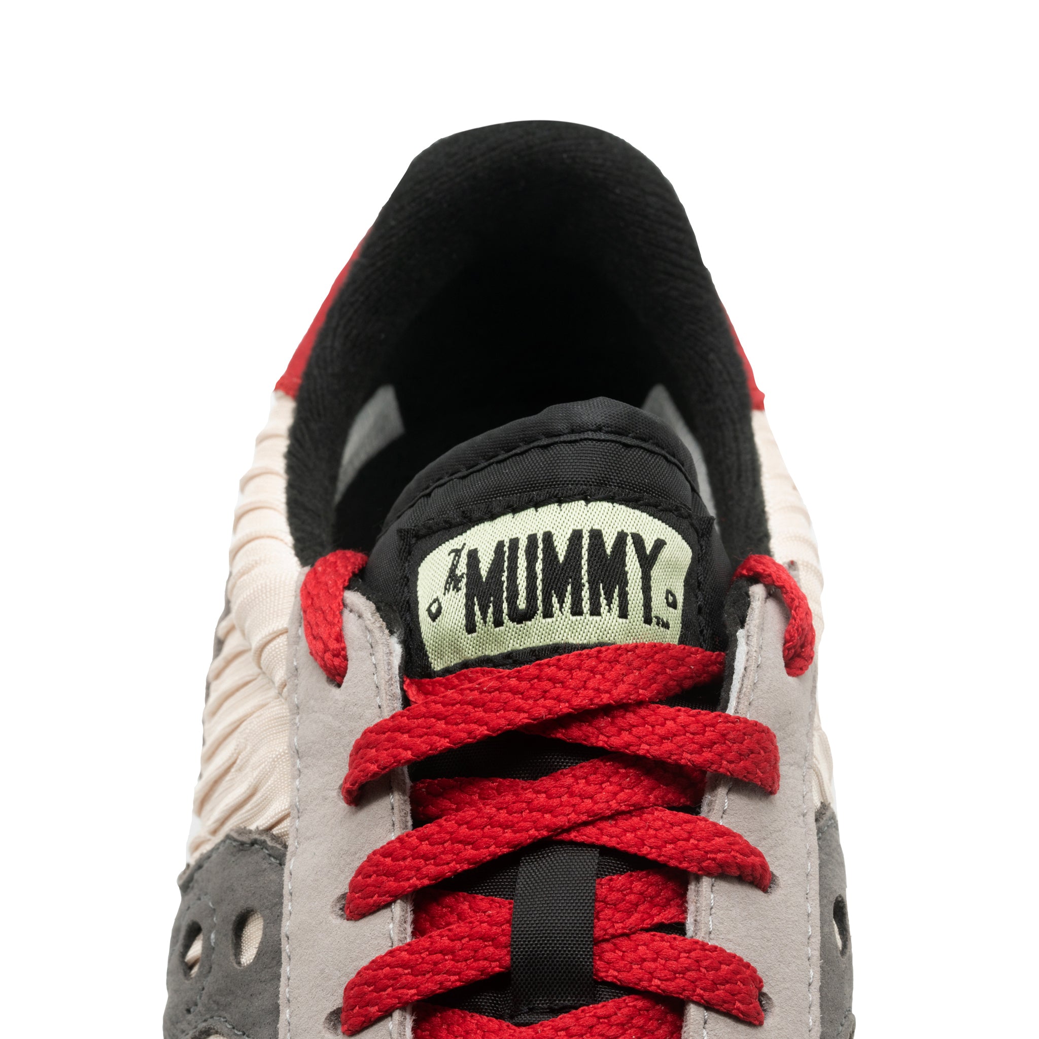 Super7 Saucony Universal Monsters Mummy adidasi bej