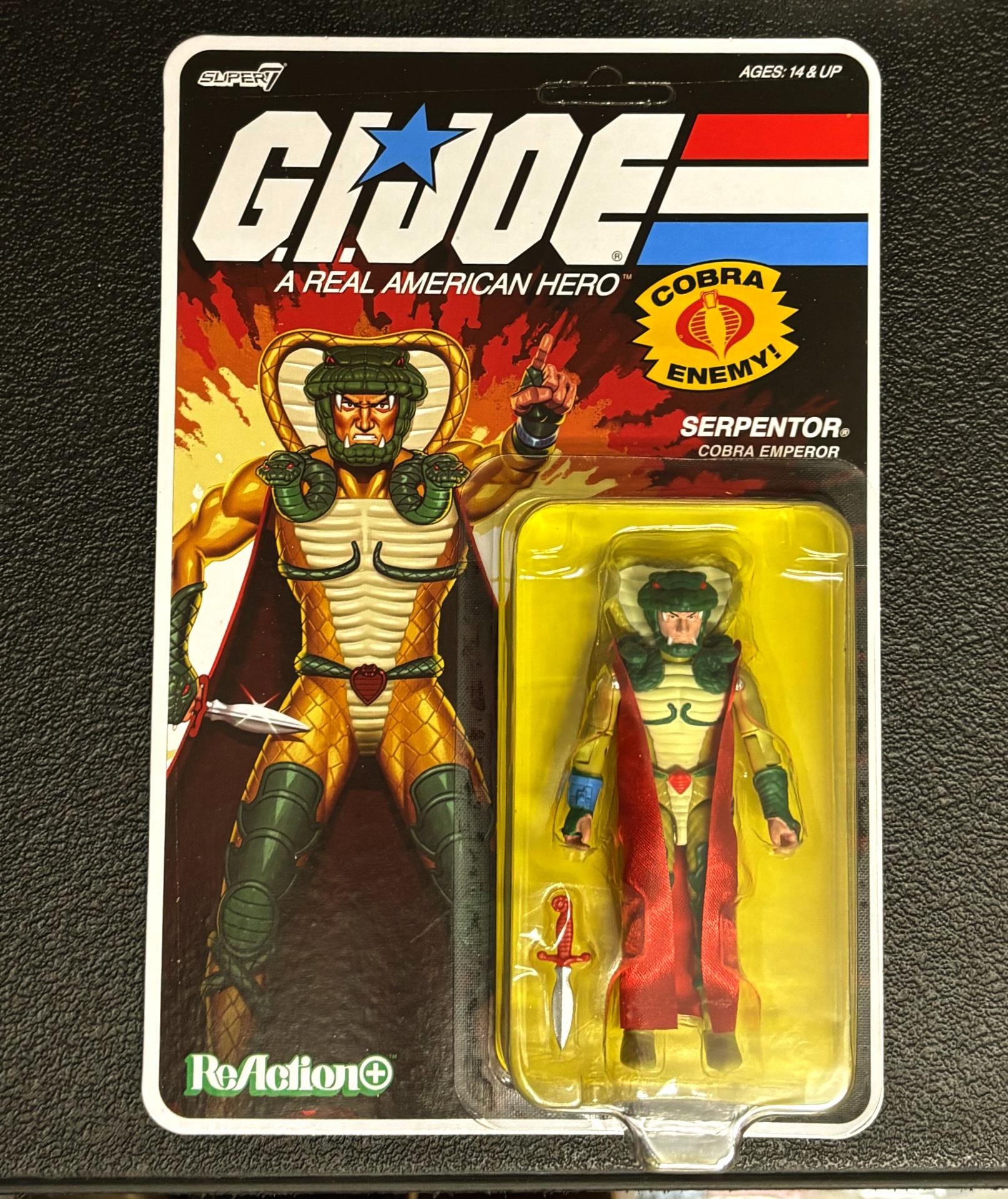 Super7 G.I. Joe ReAction+ Serpentor figurină albă cu pelerină