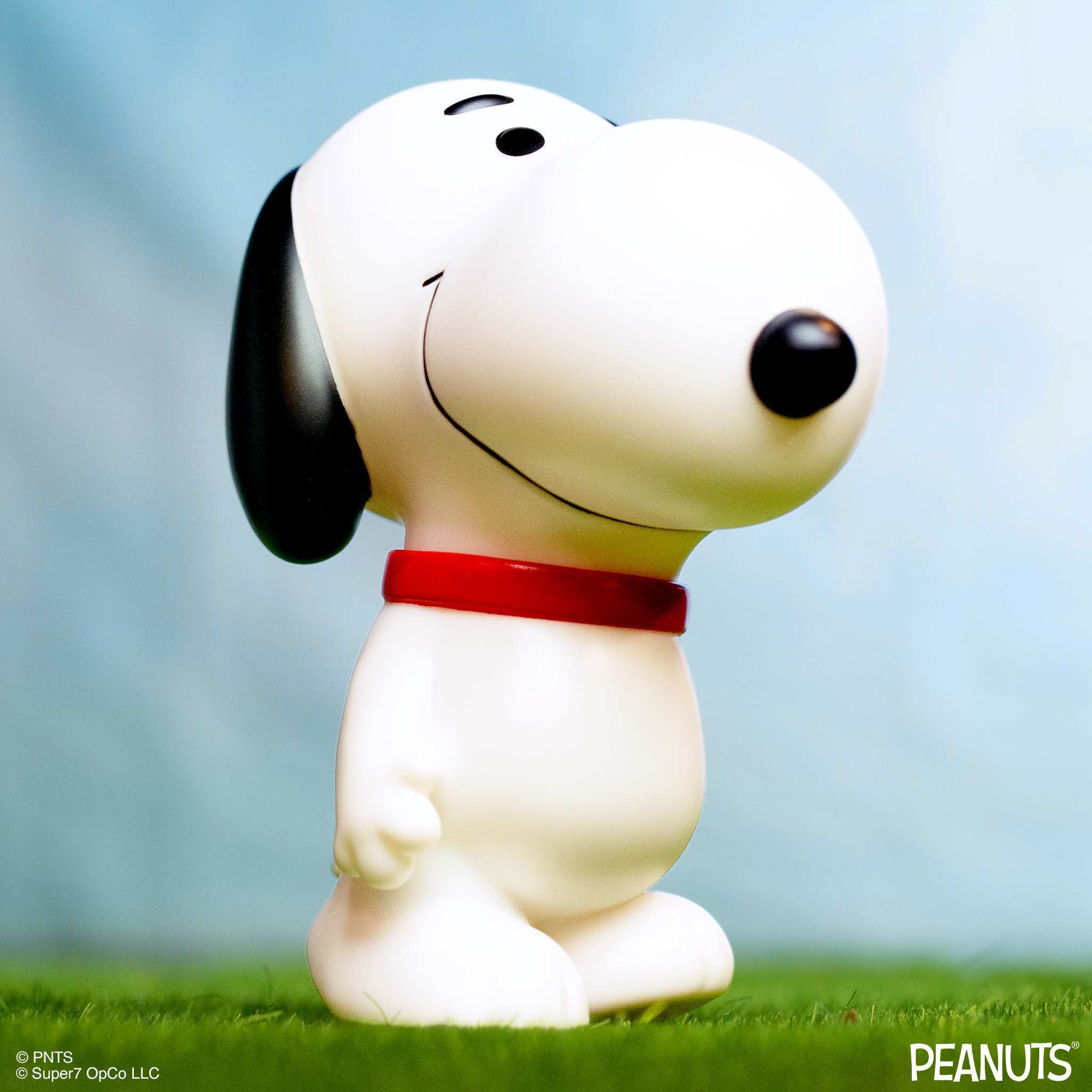 Super7 Peanuts FUN! FUN! Snoopy Walking figurina vinil 13 cm