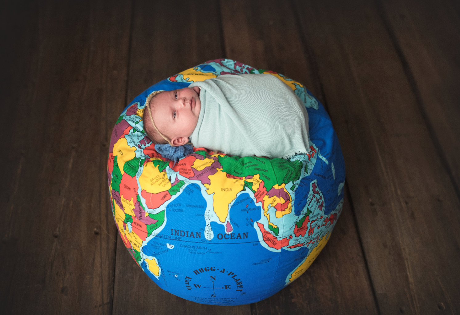Hugg a Planet Super Earth glob plus urias 24 inch 2 ani+