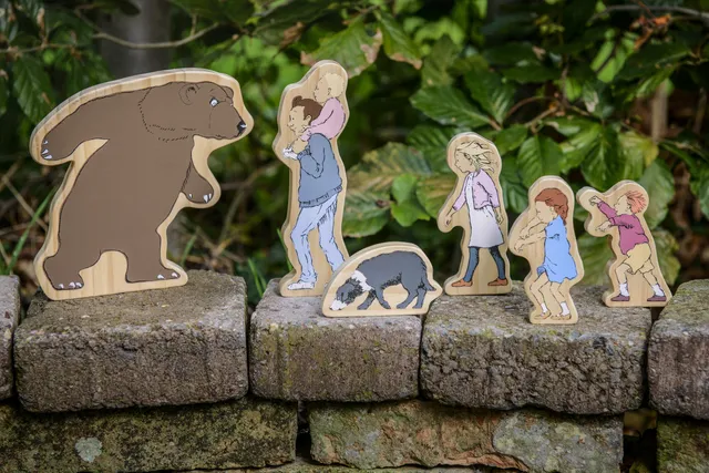 Yellow Door Bear Hunt figurine lemn set vanatoarea de ursi