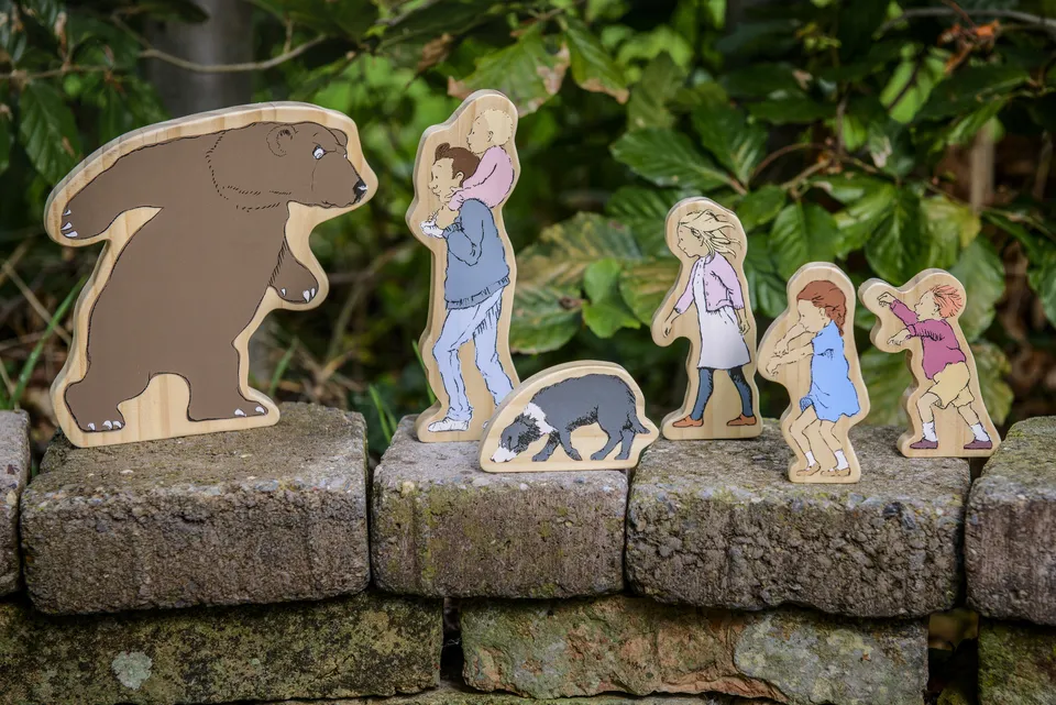 Yellow Door Bear Hunt figurine lemn set vanatoarea de ursi