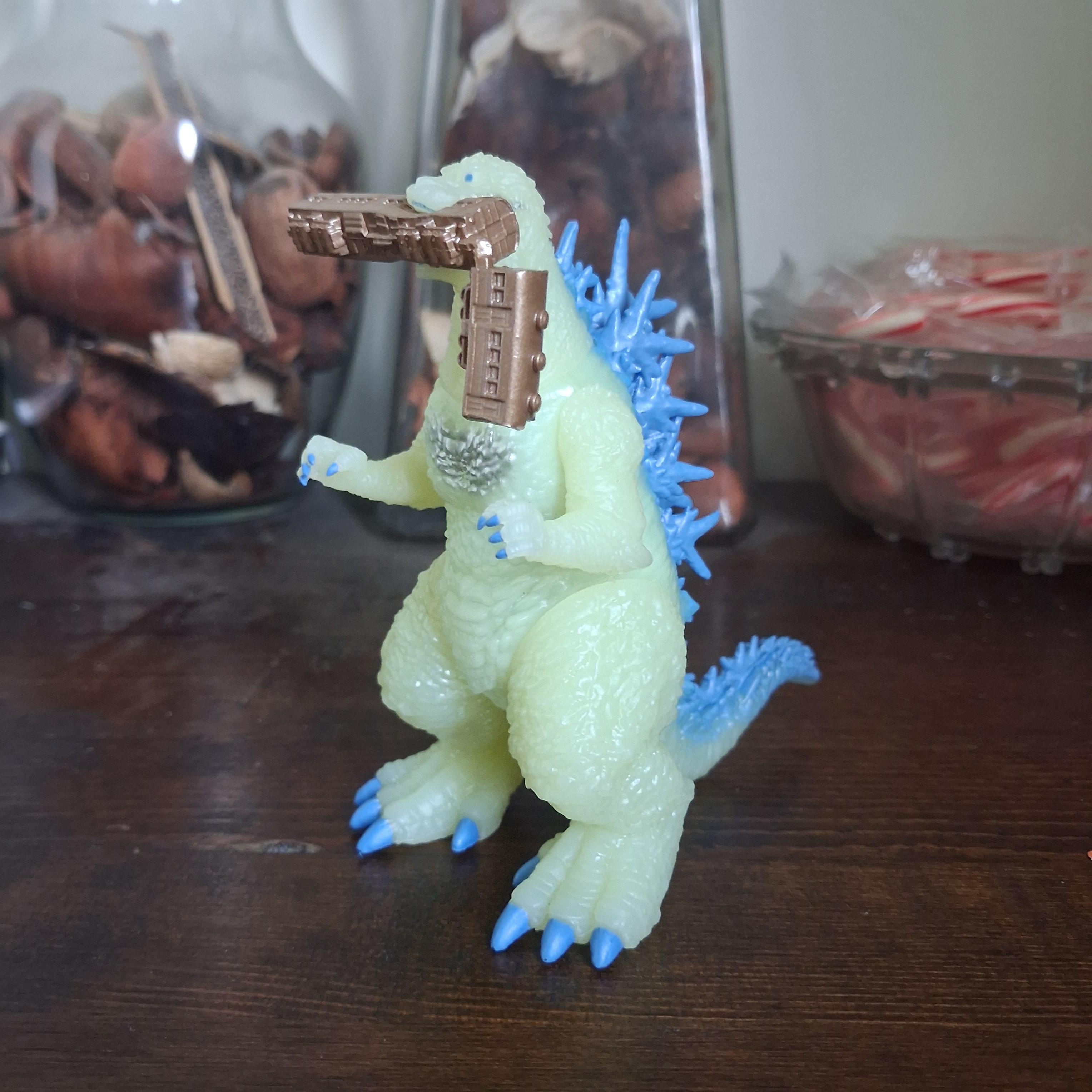 Super7 Toho Minus One Train Biter figurina fosforescenta