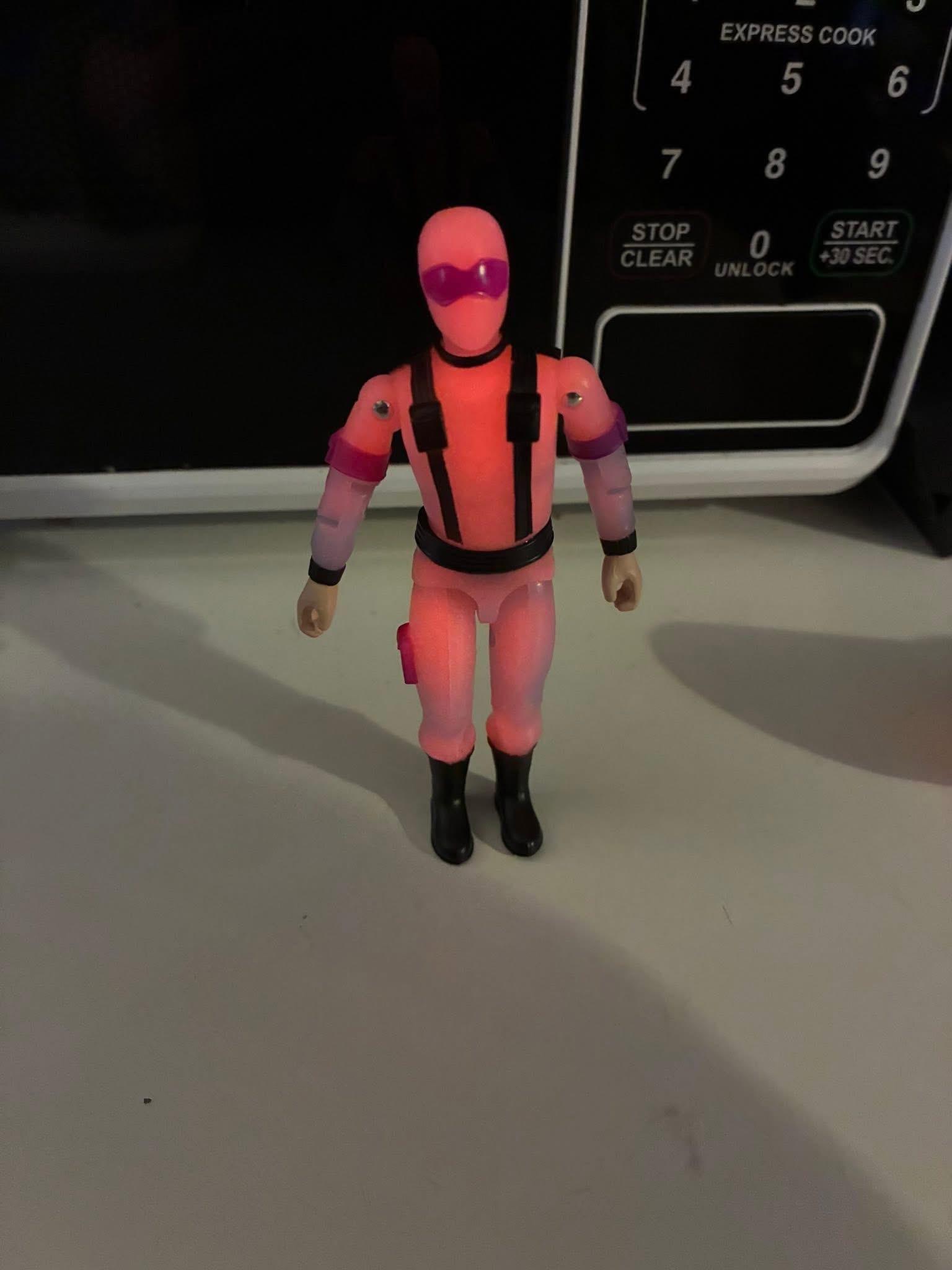 Super7 ReAction+ Snake Eyes figurina glow rosu 9,5 cm