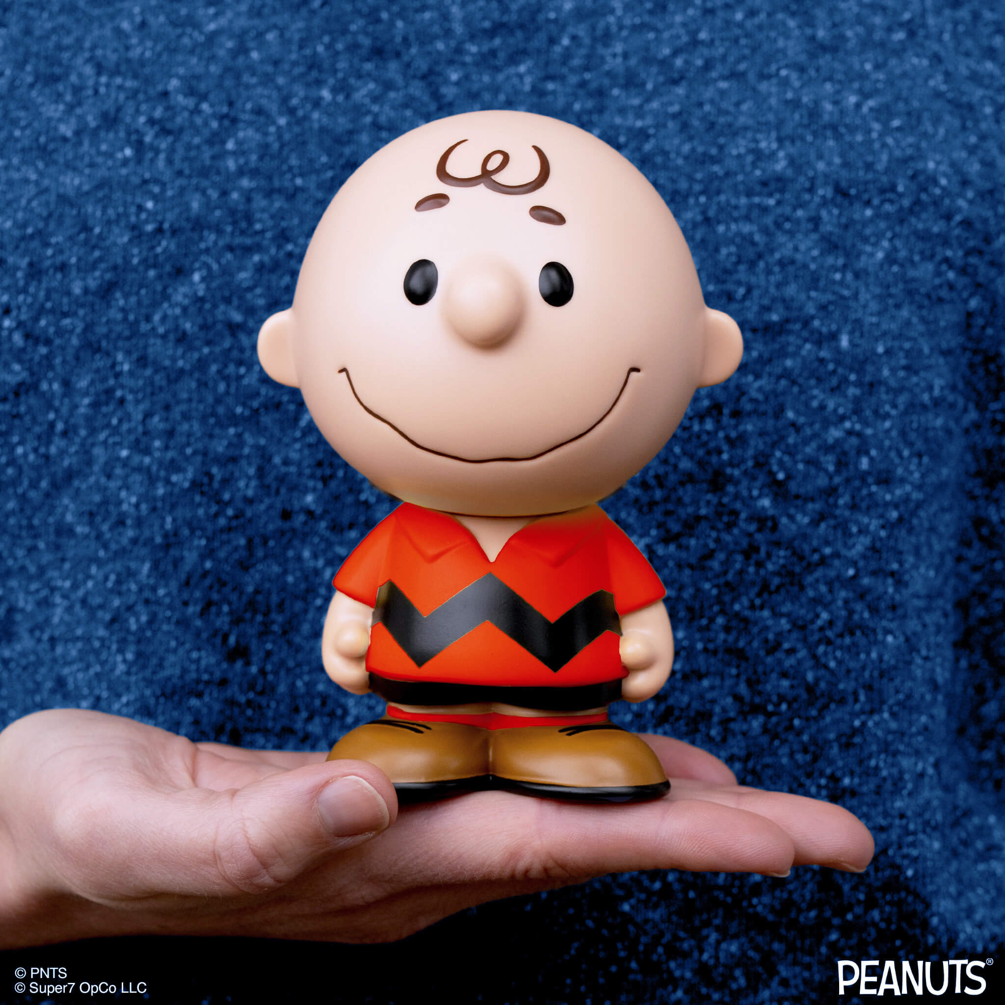 Super7 Peanuts Fun Fun Charlie Brown Red Shirt figurina vinil rosie