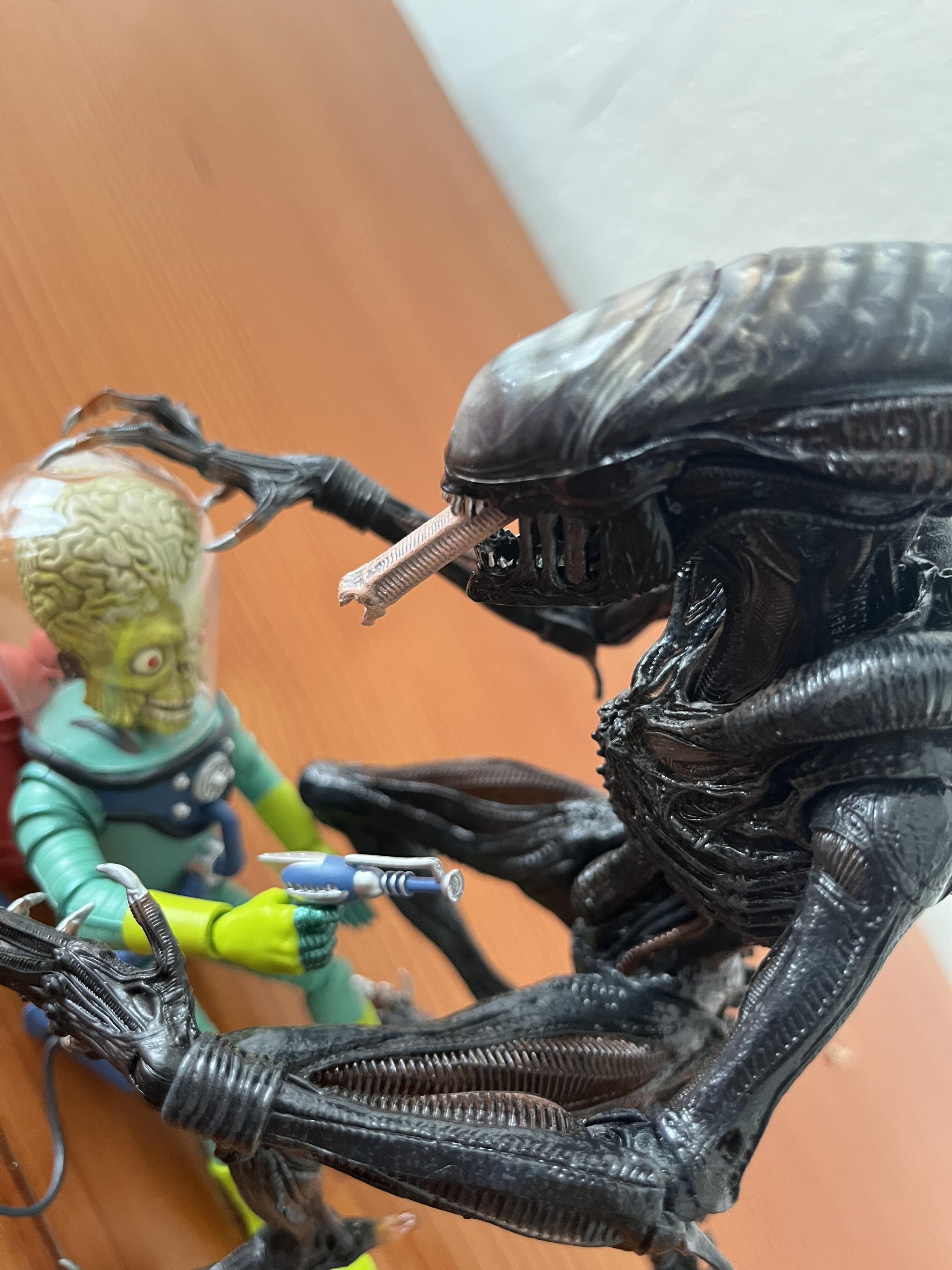 Super7 Mars Attacks Ultimates Wave 01 figurina Martian articulata