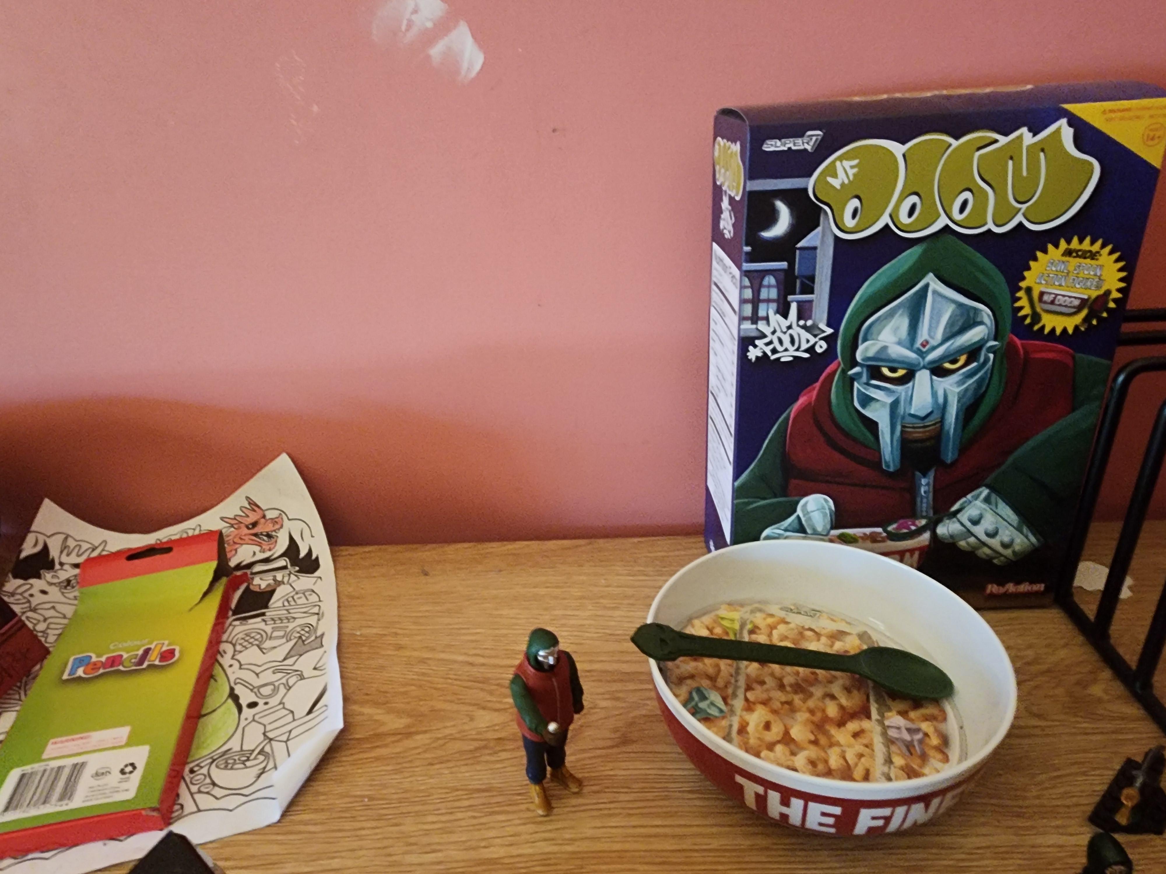 Super7 ReAction MF DOOM Mm Food figurina bol cereale