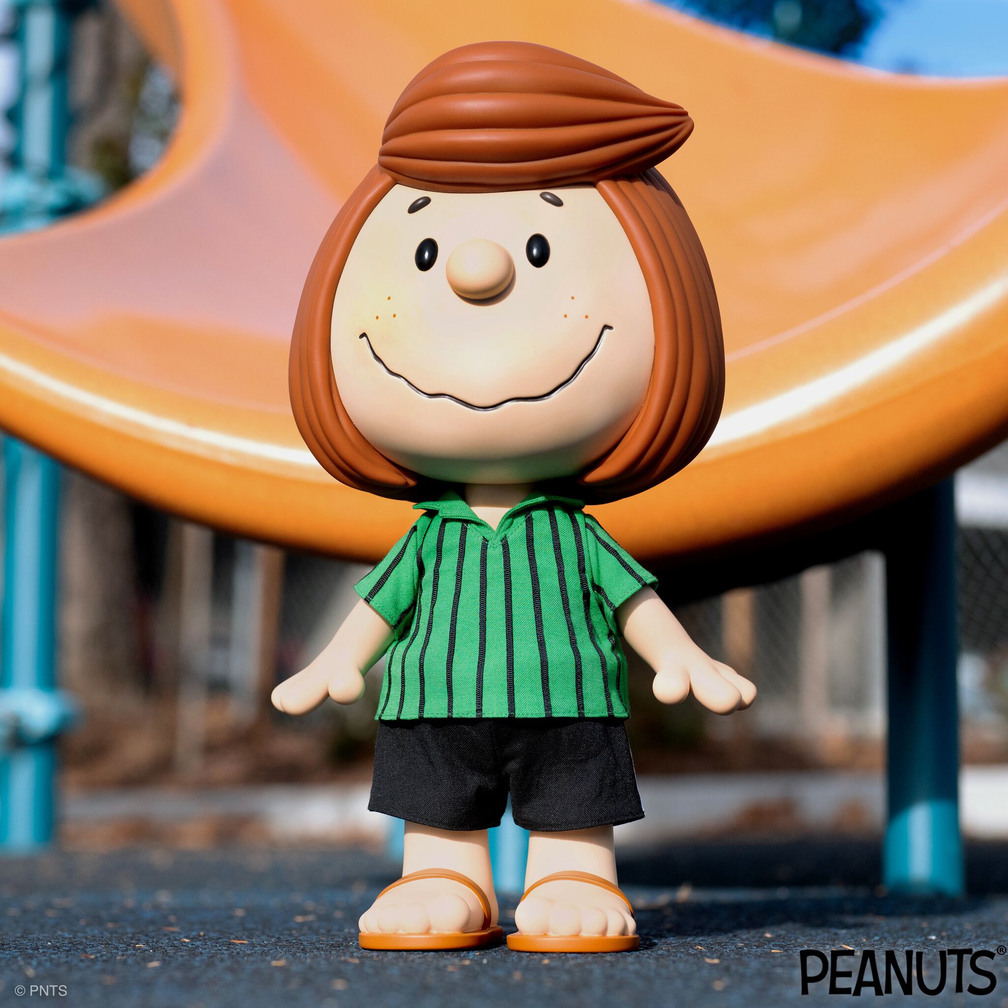 Super7 Peanuts SuperSize Peppermint Patty figurina vinil 43cm