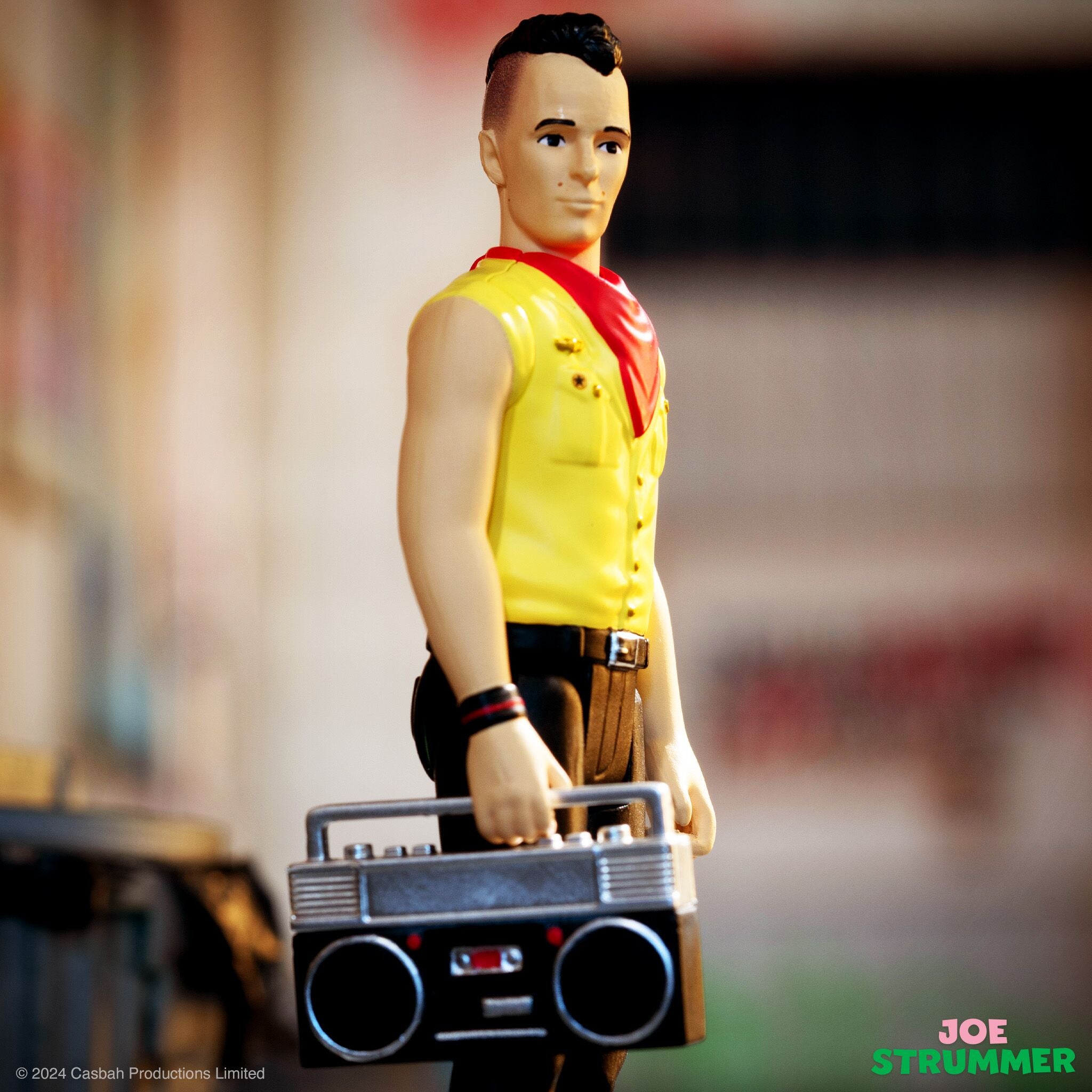 Super7 Joe Strummer ReAction figurina 9,5 cm cu boombox