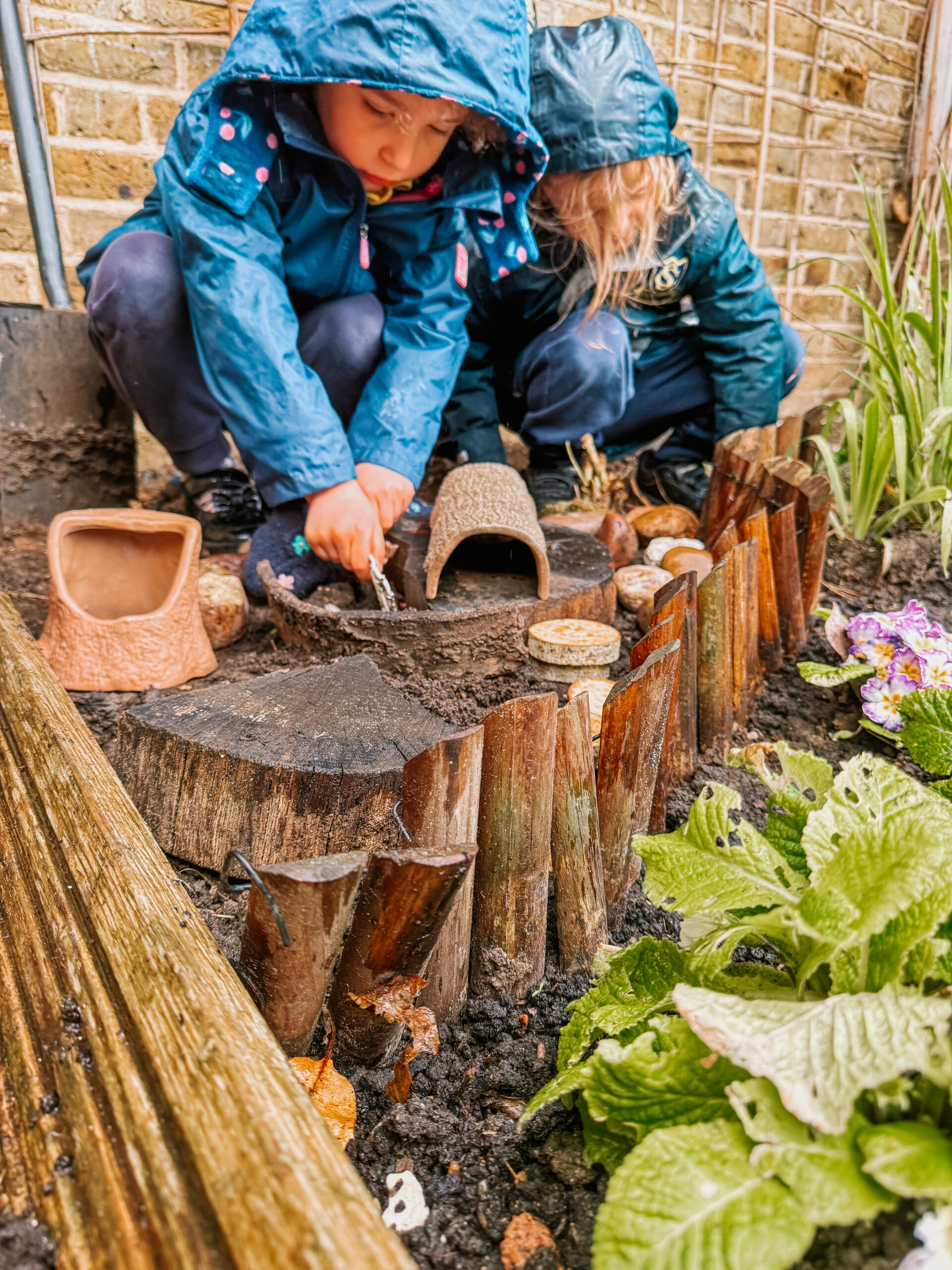 Yellow Door Hollow Log jucărie butean 230 mm piatră