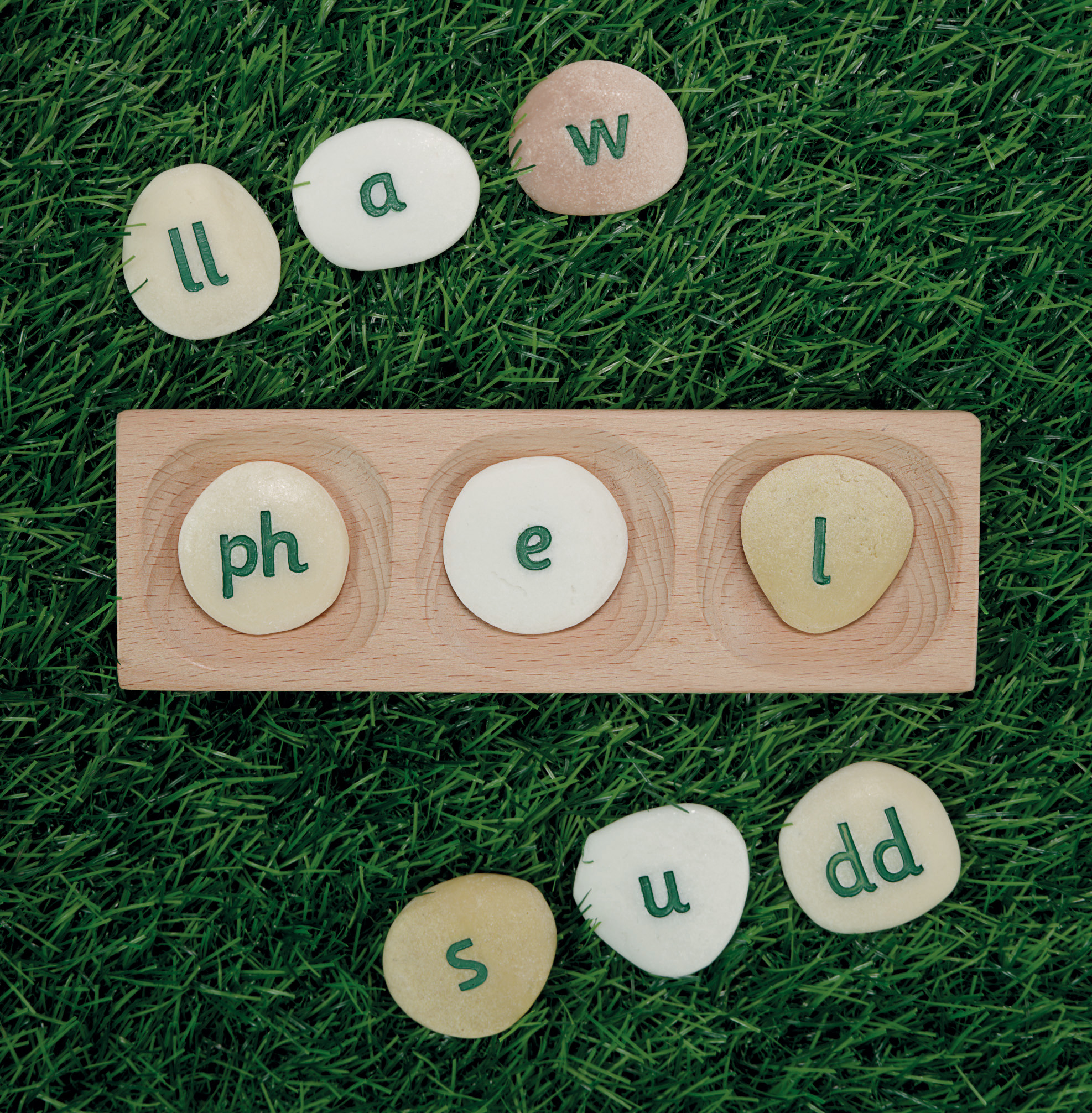 Yellow Door Alphabet Pebbles pietricele litere galeza 8 buc