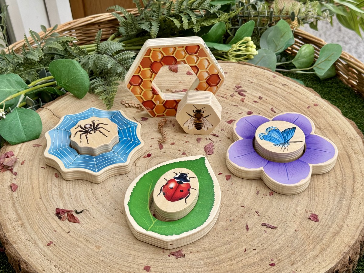 Who's Hiding Garden Bugs puzzle lemn insecte 4 buc
