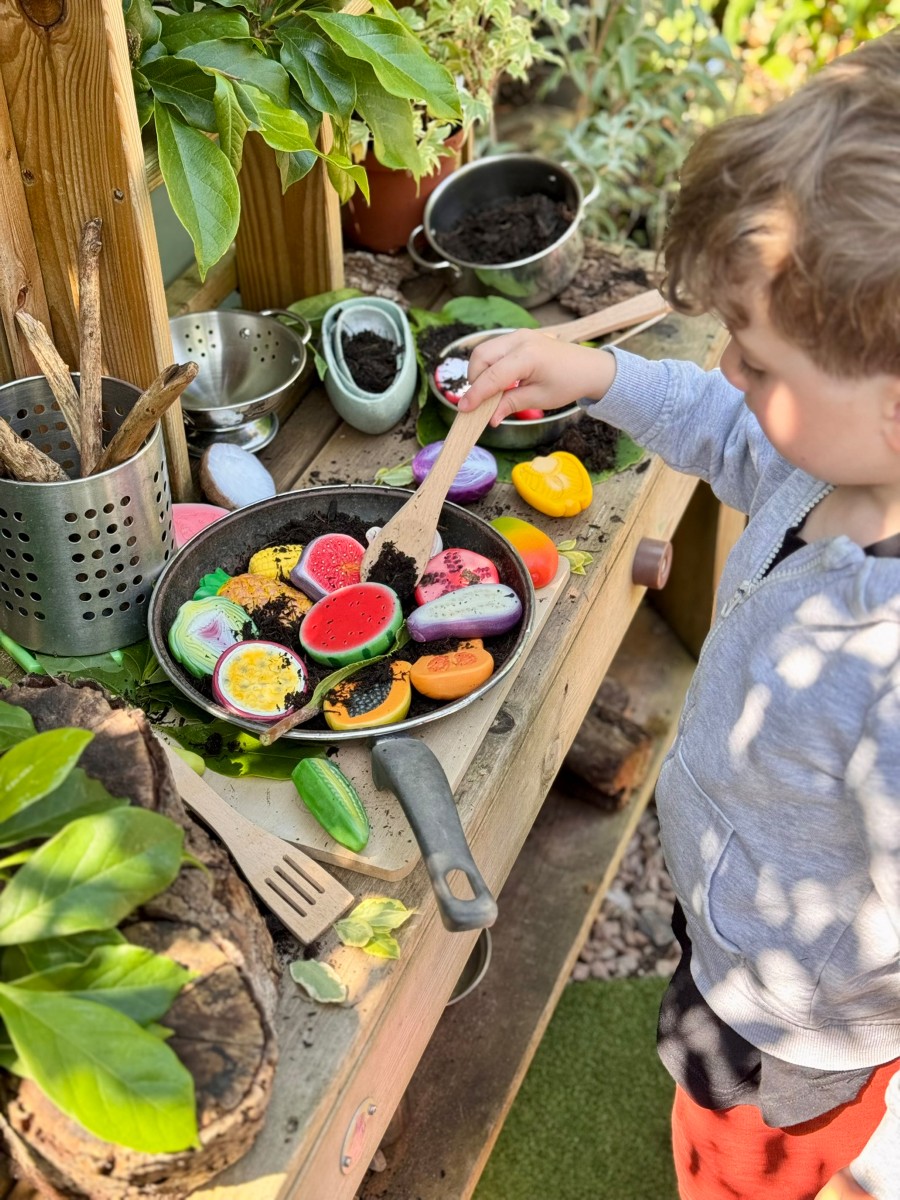 Yellow Door Mud Kitchen set pietre alimentare colectie mare