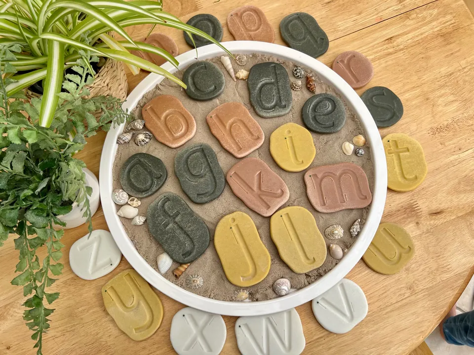 Yellow Door Feels-Write pietre litere mici 26 piese