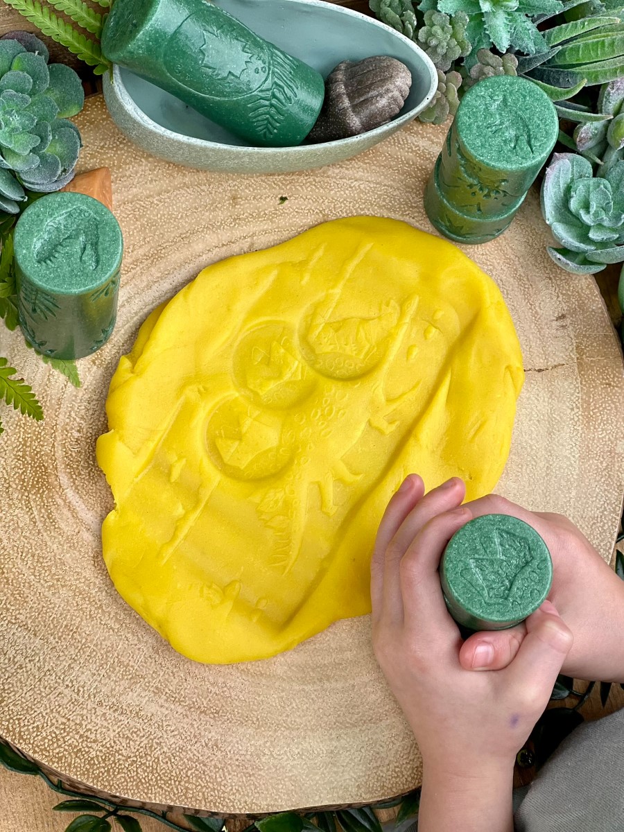 Yellow Door Let's Roll Dinosaurs role plastilină set 6