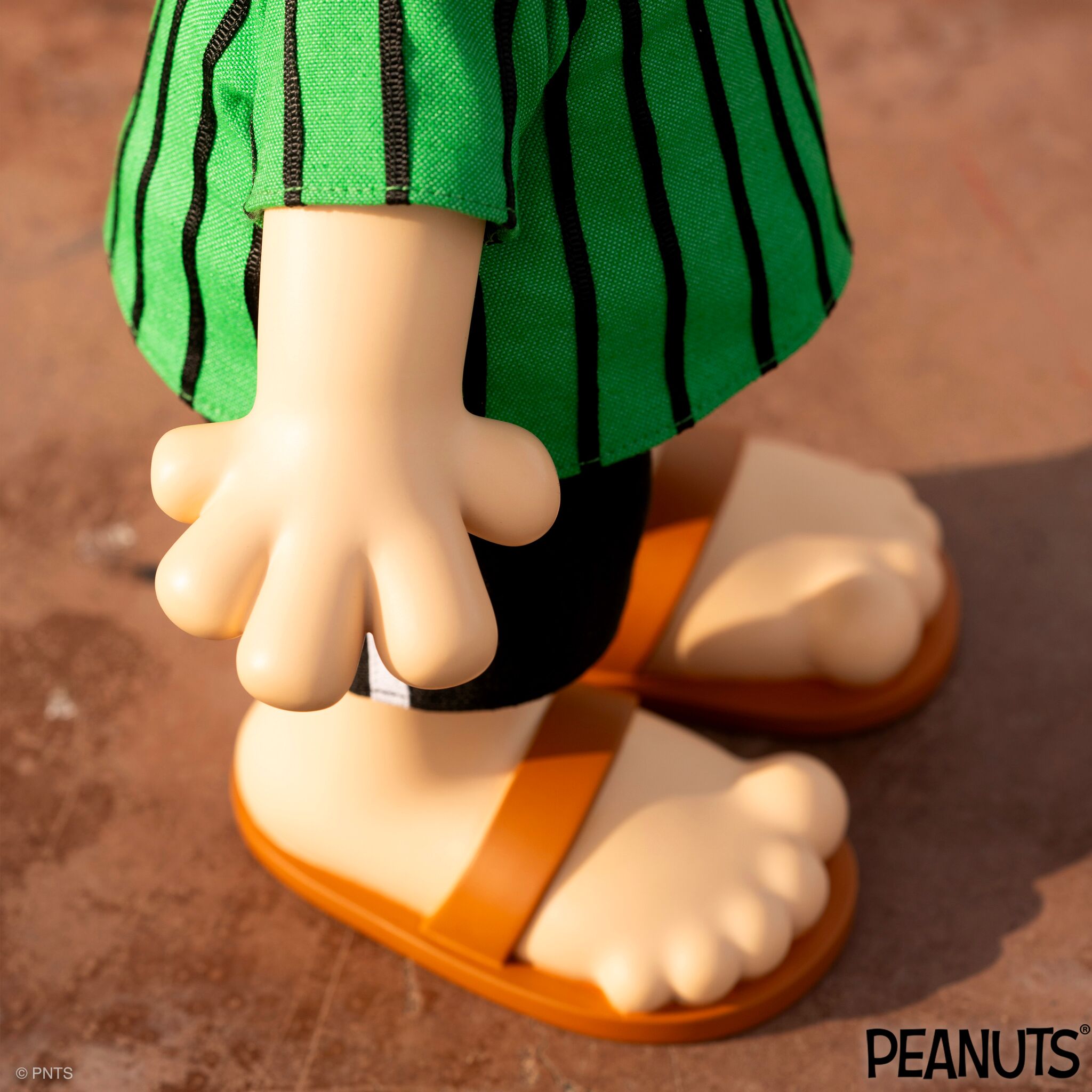Super7 Peanuts SuperSize Peppermint Patty figurina vinil 43cm