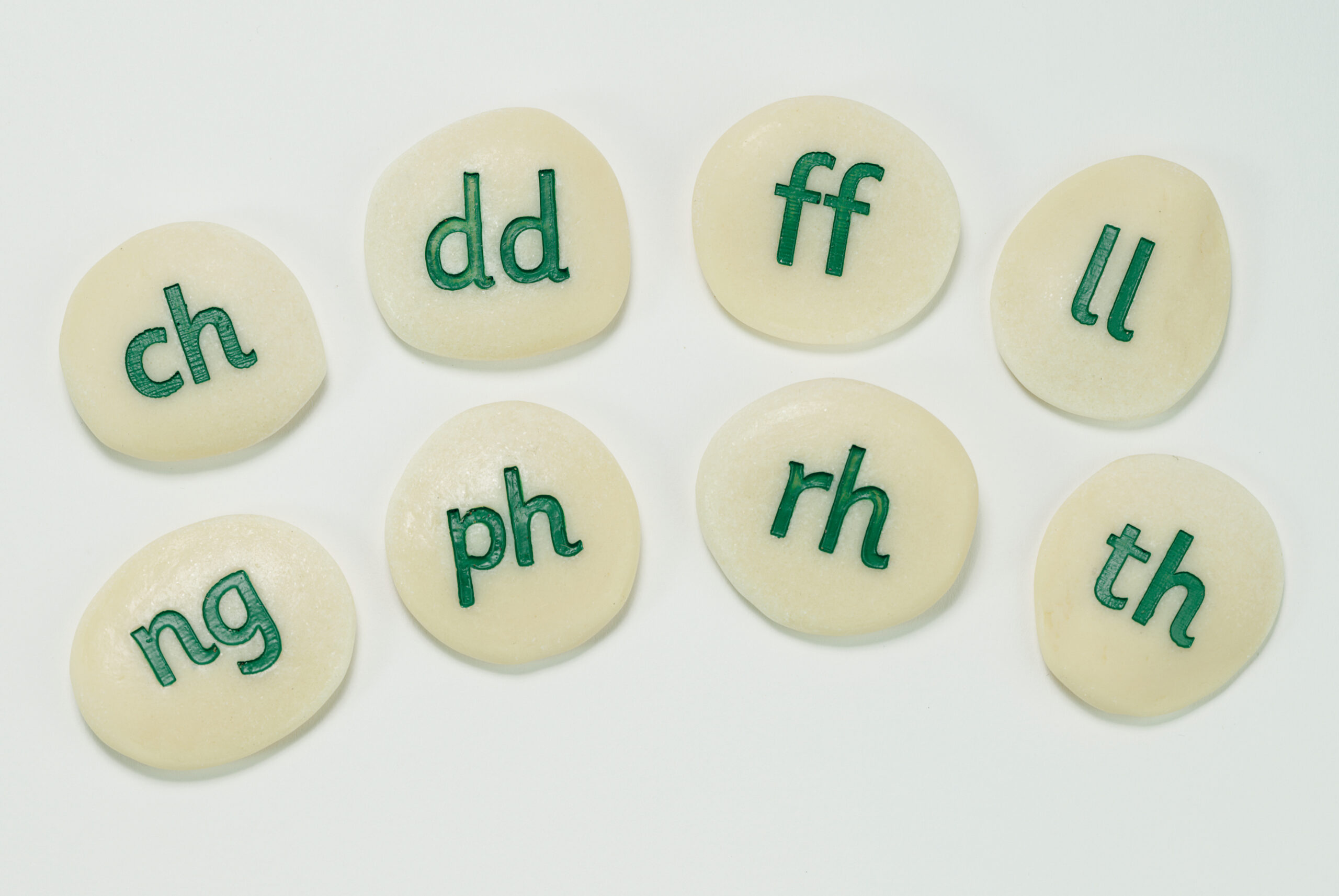 Yellow Door Alphabet Pebbles pietricele litere galeza 8 buc