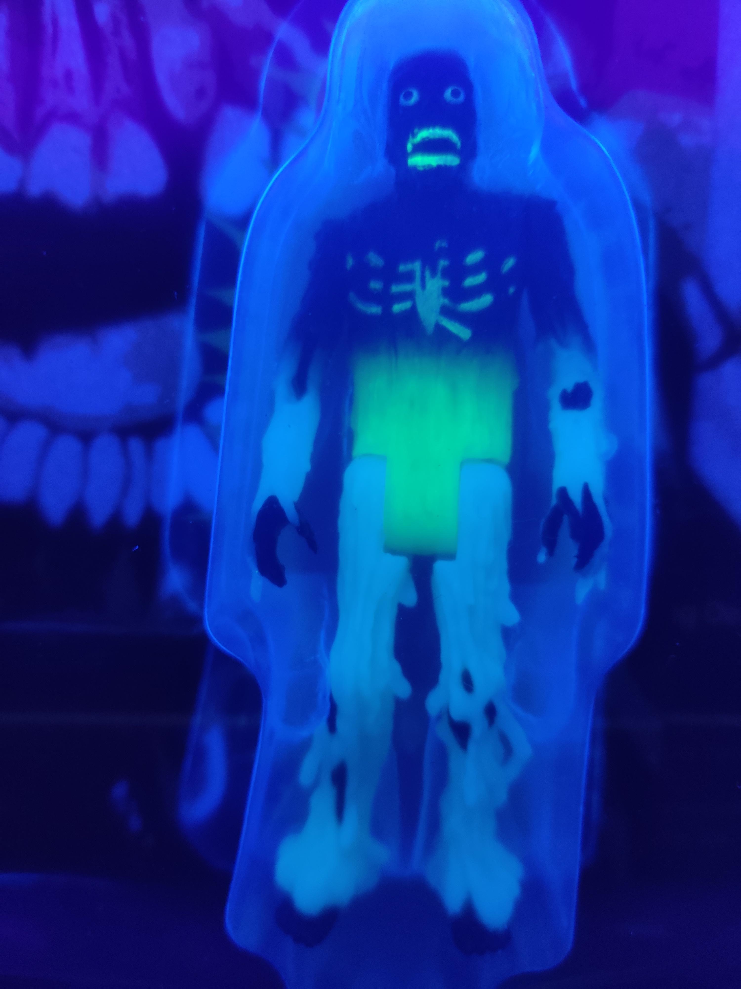 Super7 Return of the Living Dead Tarman figurina glow