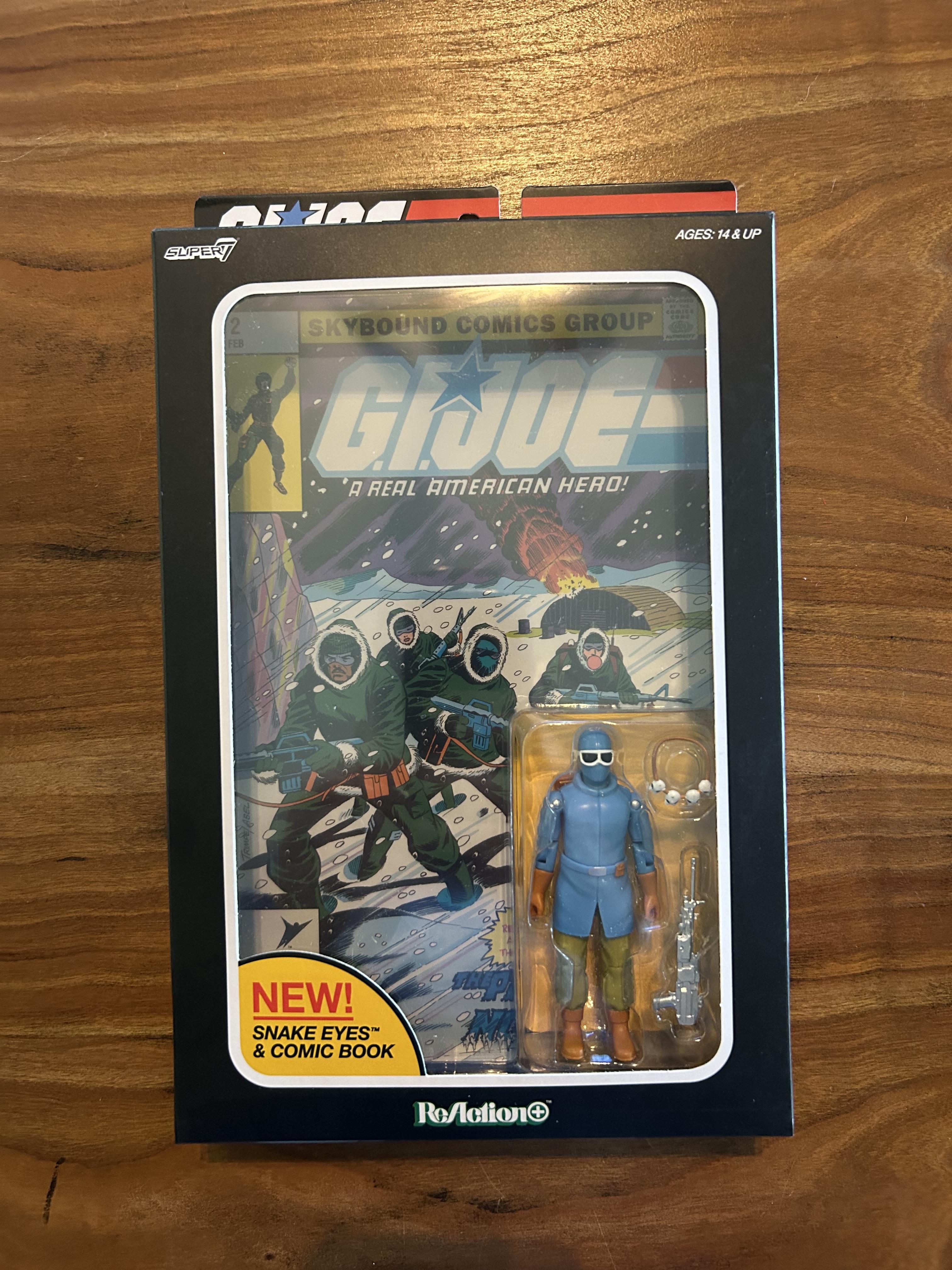 Super7 G.I. Joe Snake Eyes figurina cu revista nr. 2