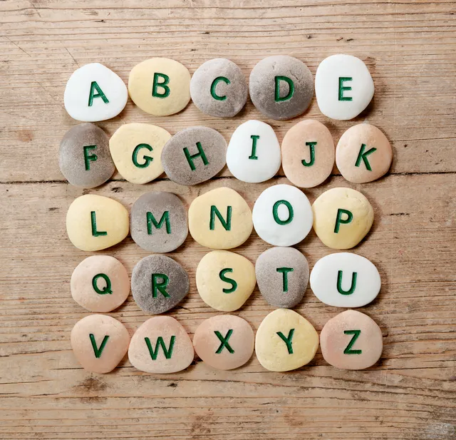 Yellow Door Alphabet Pebbles pietre litere mari rezistente exterior
