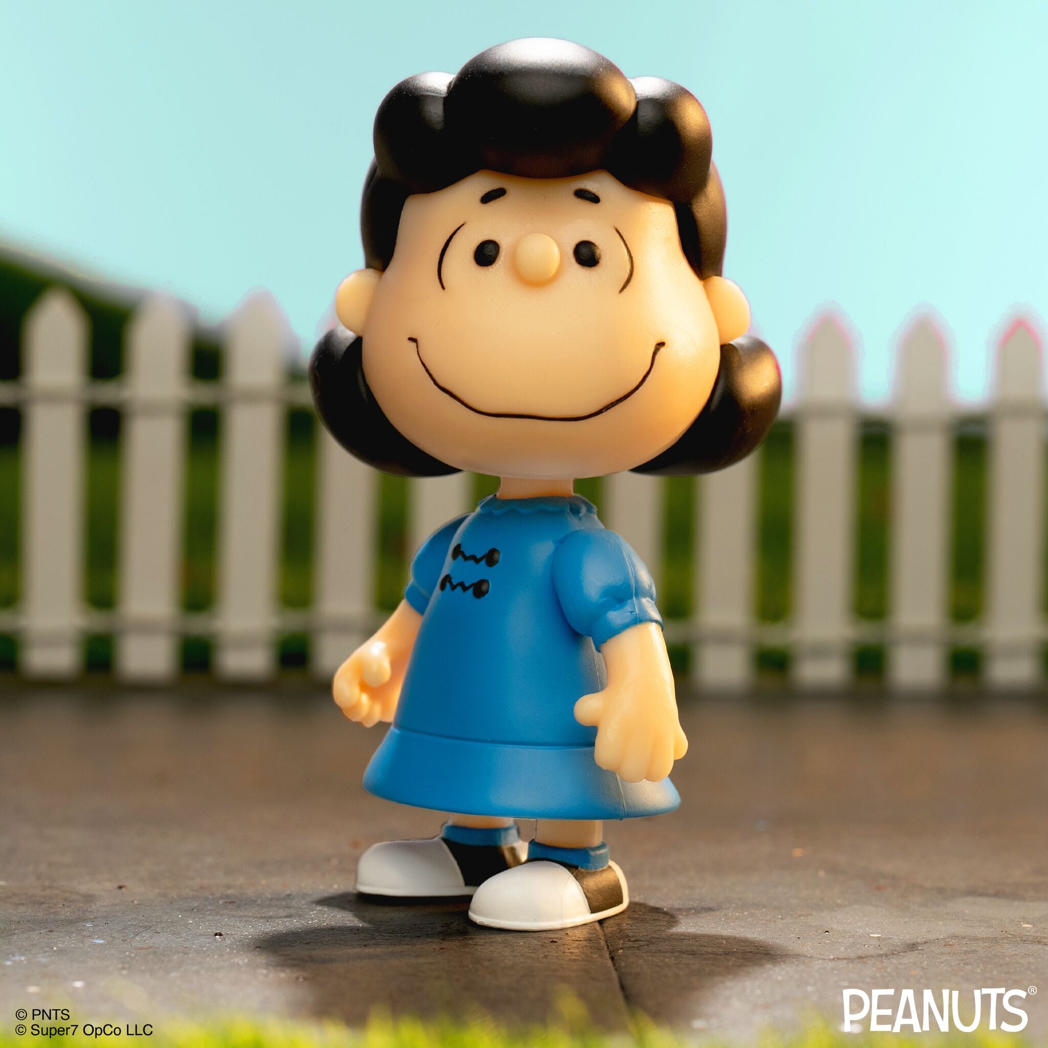 Super7 Peanuts ReAction Lucy figurina benzi desenate