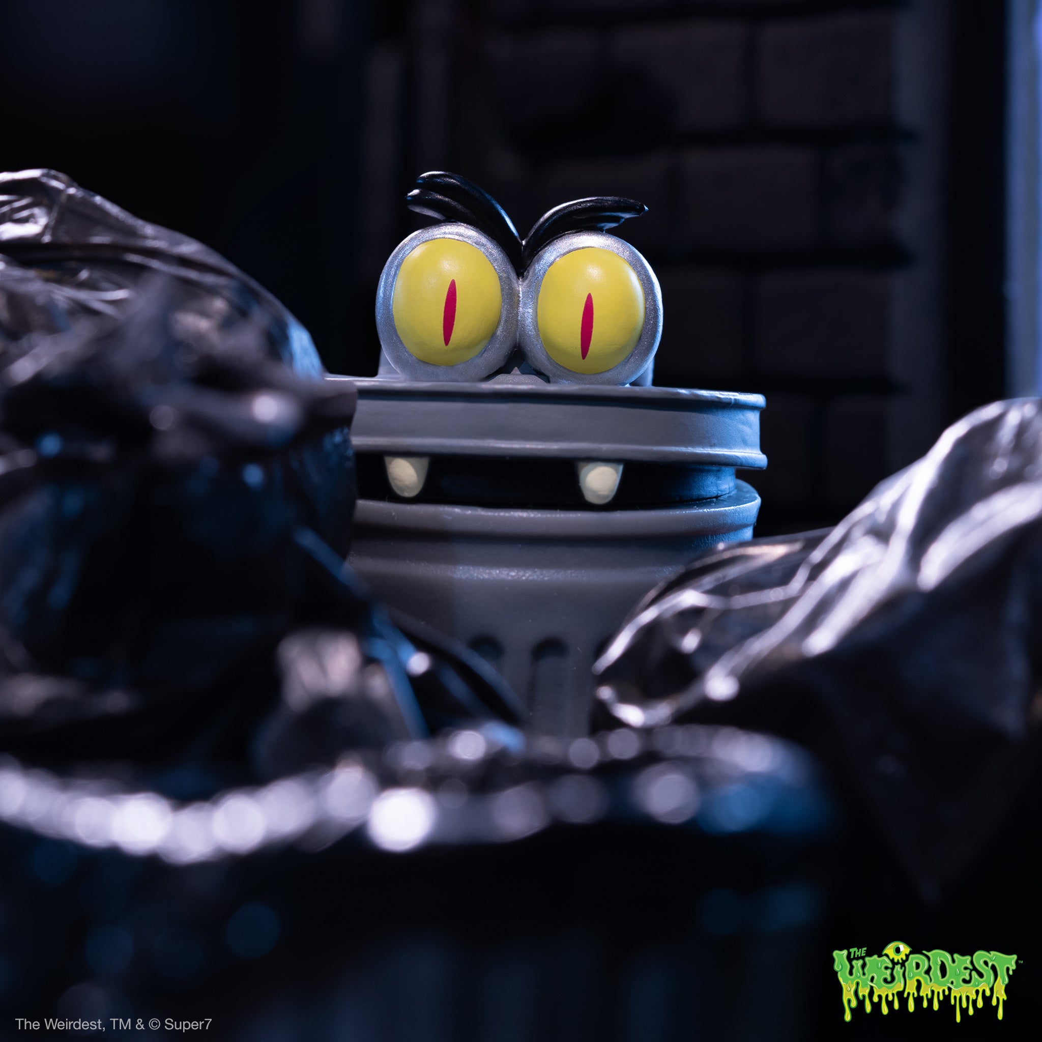 Super7 The Weirdest Trashquatch figurina metalizata