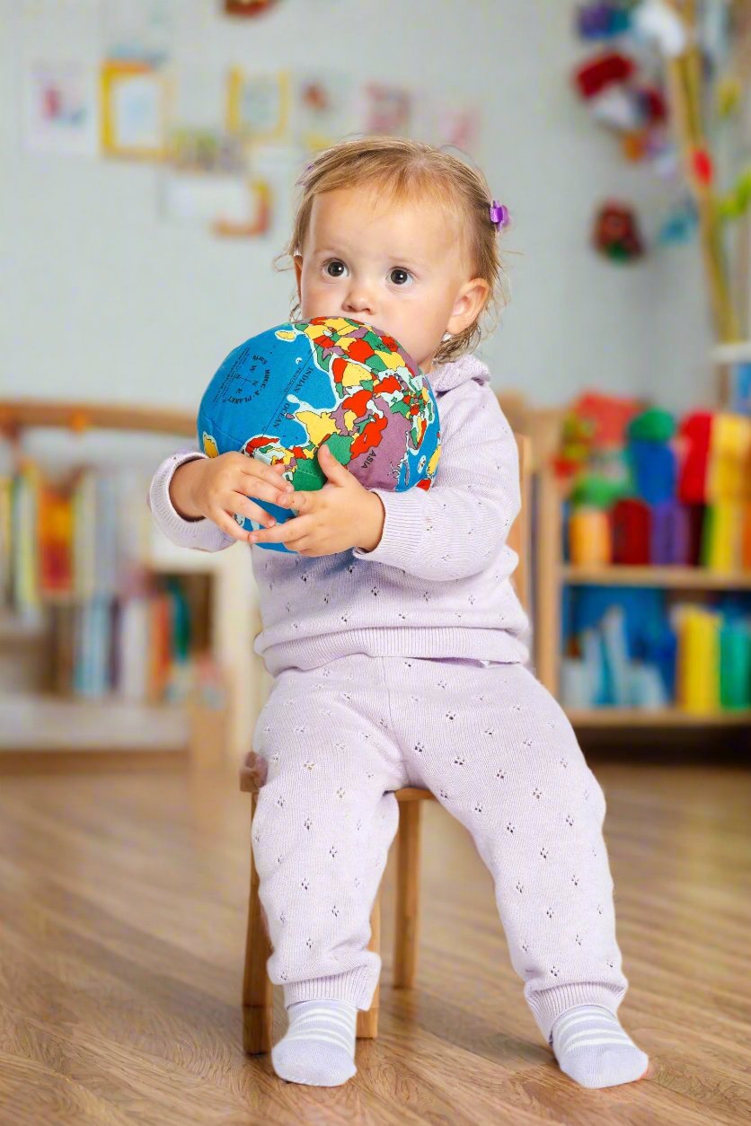 Hugg a Planet Baby Earth glob plusat 15 cm bumbac lavabil