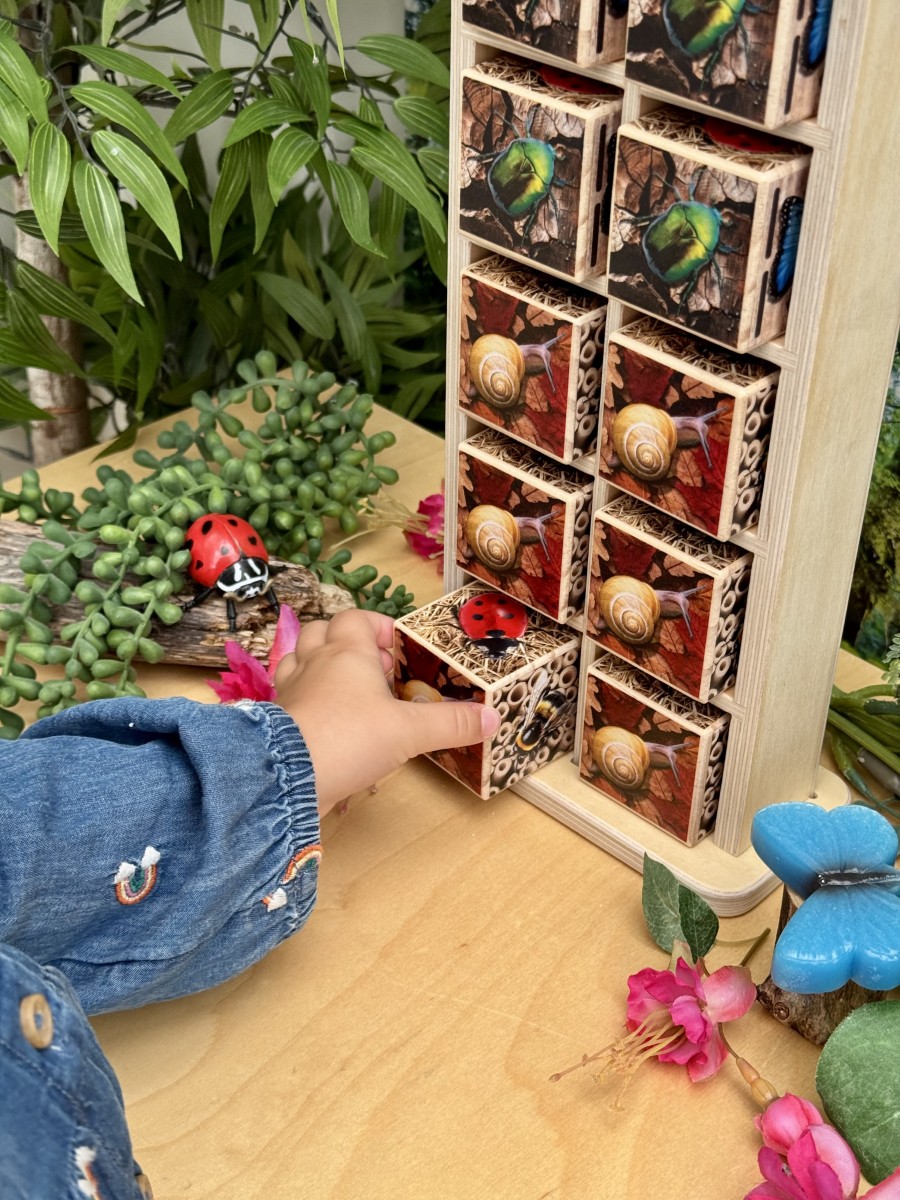 Yellow Door Bug Hotel 10-Frame joc numarat lemn